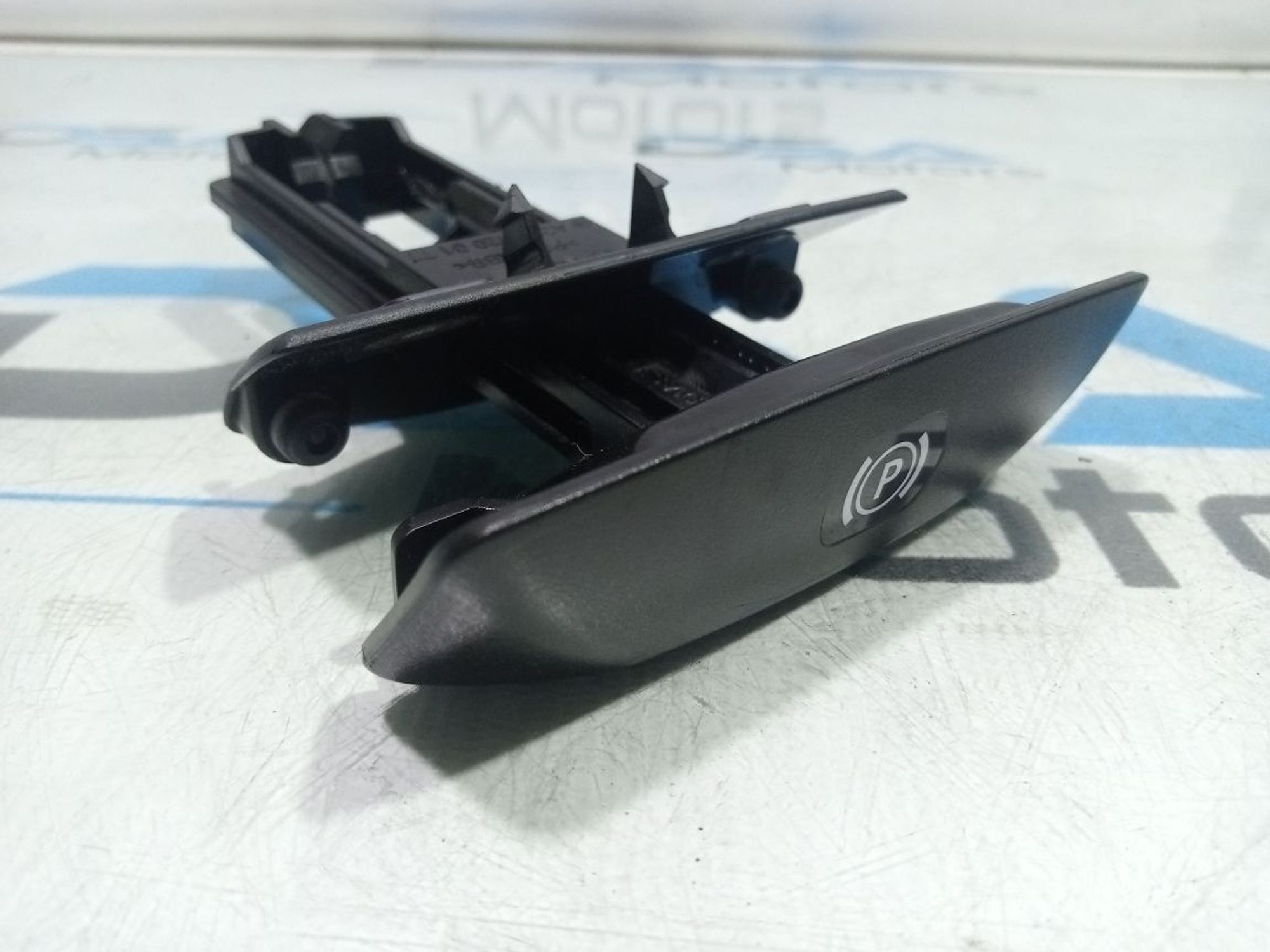 https://ycs.partsauto.market/partsauto-images/thmbs/userImages/b7628e092085f1f91467af1afb6e7630/part/35e45410-32f0-4fae-83d1-dbaf6936052b_1748869508643.jpg