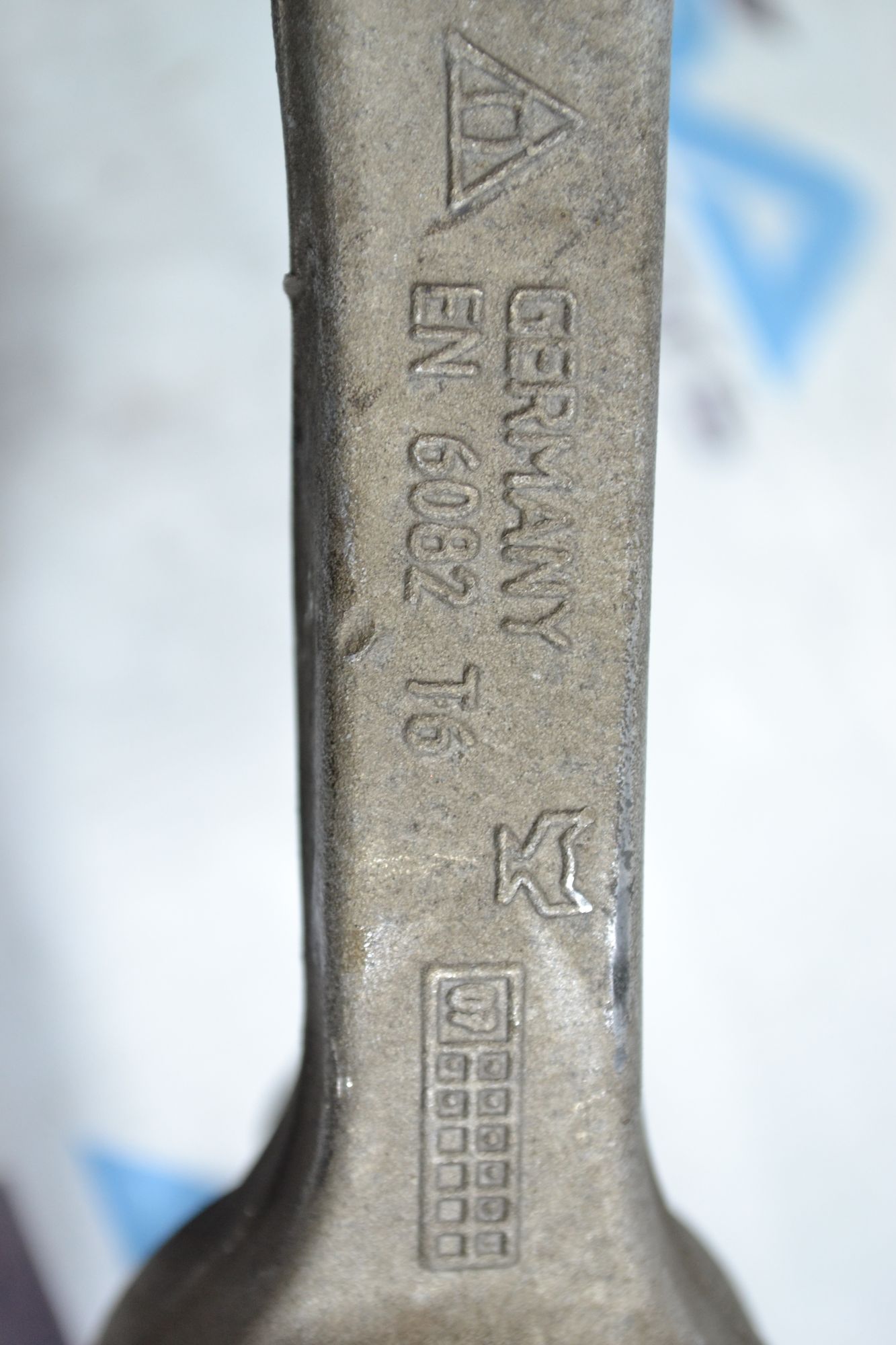 https://ycs.partsauto.market/partsauto-images/thmbs/userImages/b7628e092085f1f91467af1afb6e7630/part/36c480ad-08df-4145-8bbf-357bba4528ad_1779286623842.jpg