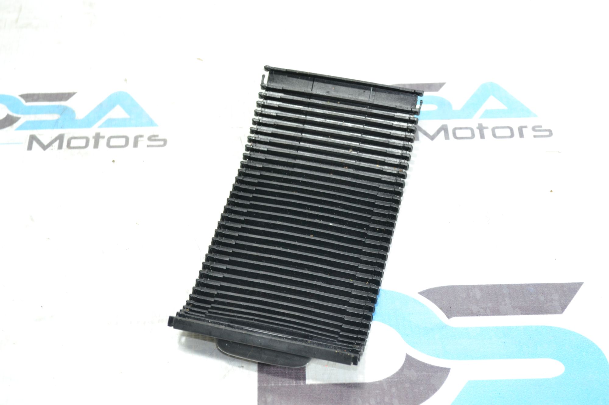 https://ycs.partsauto.market/partsauto-images/thmbs/userImages/b7628e092085f1f91467af1afb6e7630/part/372e2fa7-0804-4557-96e7-b3d0d9beaac6_1780397979816.jpg