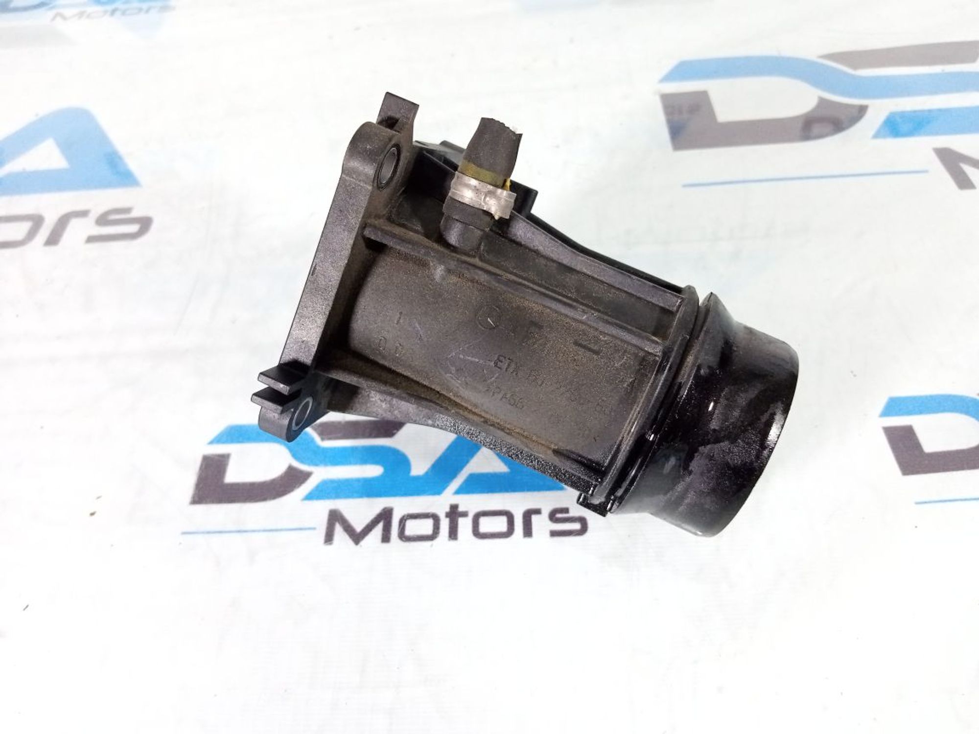 https://ycs.partsauto.market/partsauto-images/thmbs/userImages/b7628e092085f1f91467af1afb6e7630/part/378e00df-7871-4cf1-99be-3f2bbbf7a3ff_1732542535801.jpg