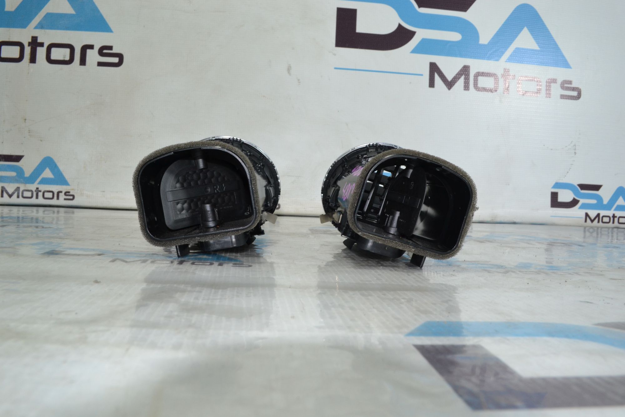 https://ycs.partsauto.market/partsauto-images/thmbs/userImages/b7628e092085f1f91467af1afb6e7630/part/38a50aed-60da-45c2-95ae-03258918b2c1_1779879343864.jpg
