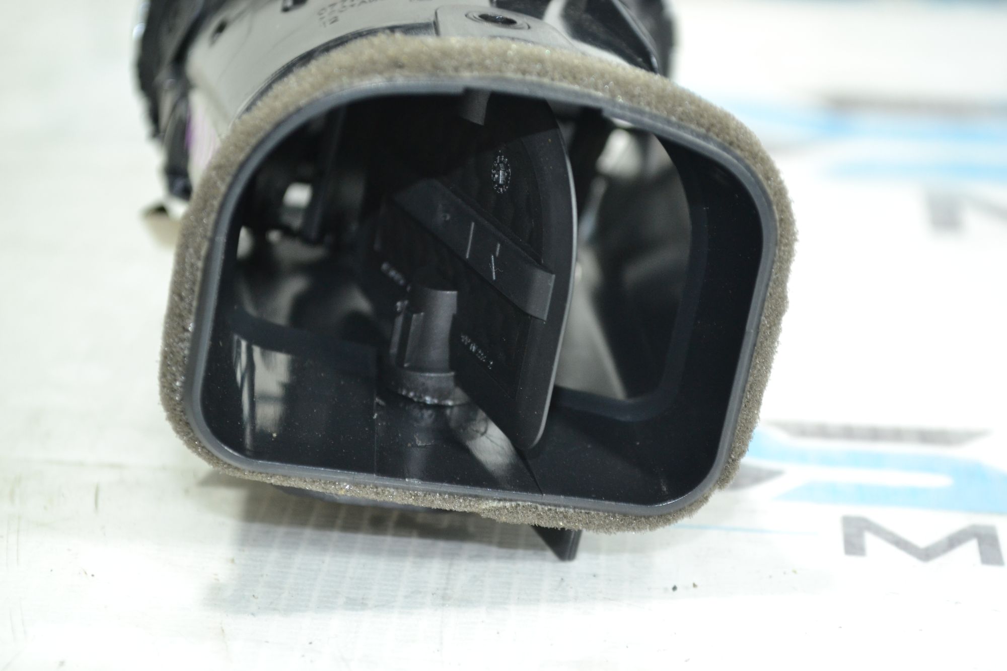 https://ycs.partsauto.market/partsauto-images/thmbs/userImages/b7628e092085f1f91467af1afb6e7630/part/39da433e-d9f1-43d9-9a84-b2a246e921f5_1780310829115.jpg