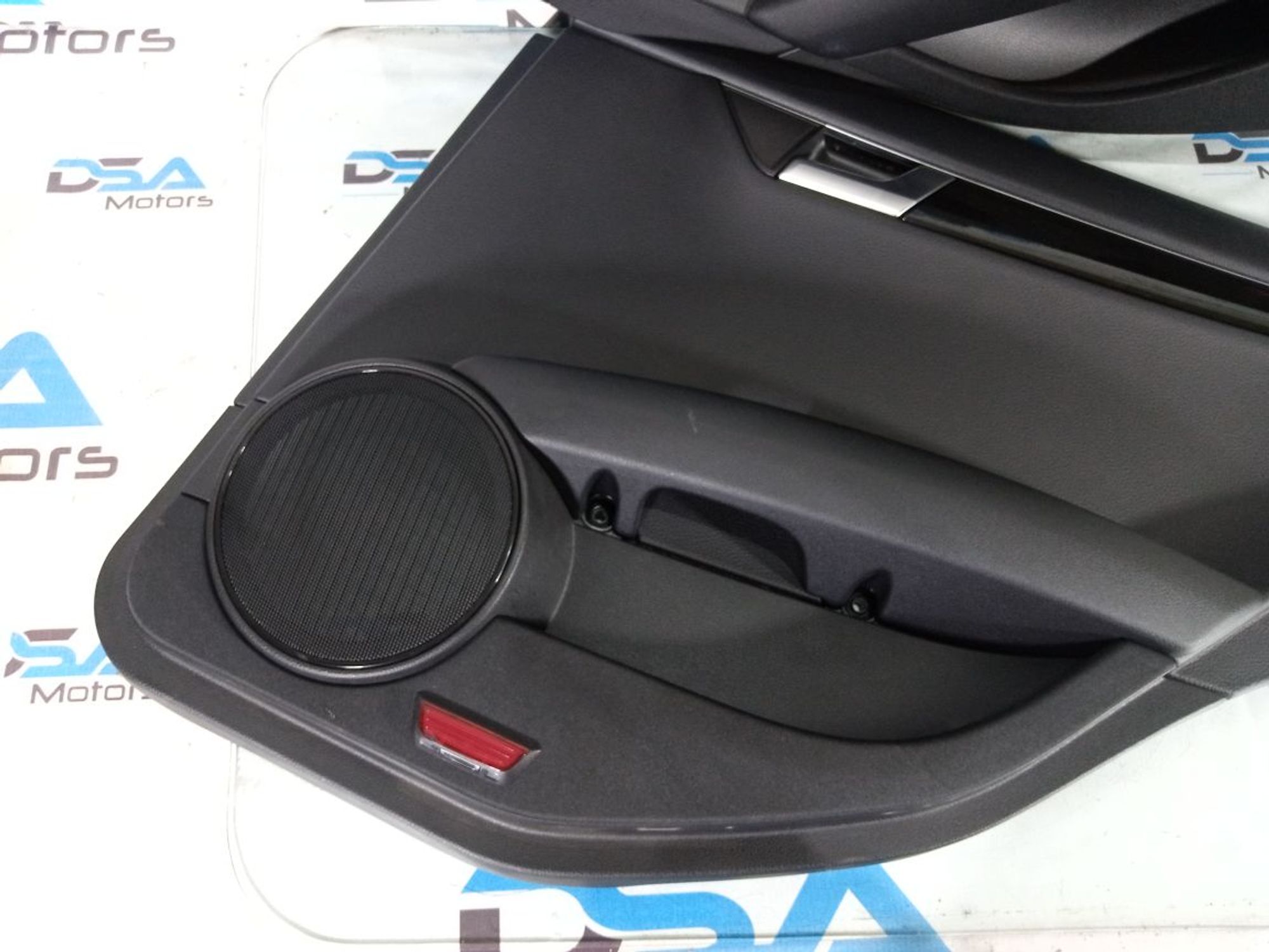 https://ycs.partsauto.market/partsauto-images/thmbs/userImages/b7628e092085f1f91467af1afb6e7630/part/3a3428e6-2ca4-41d0-a947-3e3d7e77bfce_1734535088604.jpg