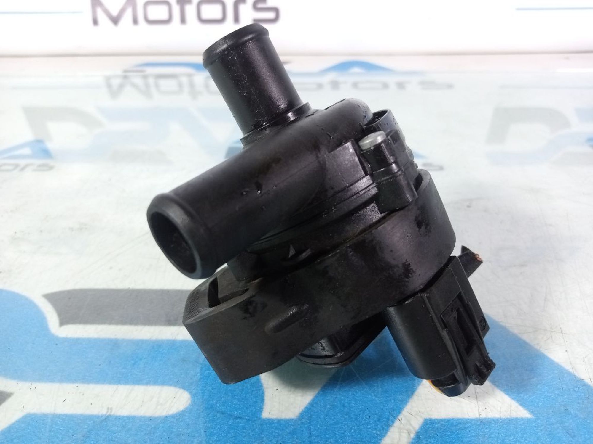 https://ycs.partsauto.market/partsauto-images/thmbs/userImages/b7628e092085f1f91467af1afb6e7630/part/3a57c4c4-a88c-4afa-99f6-847d5539db84_1744640064128.jpg