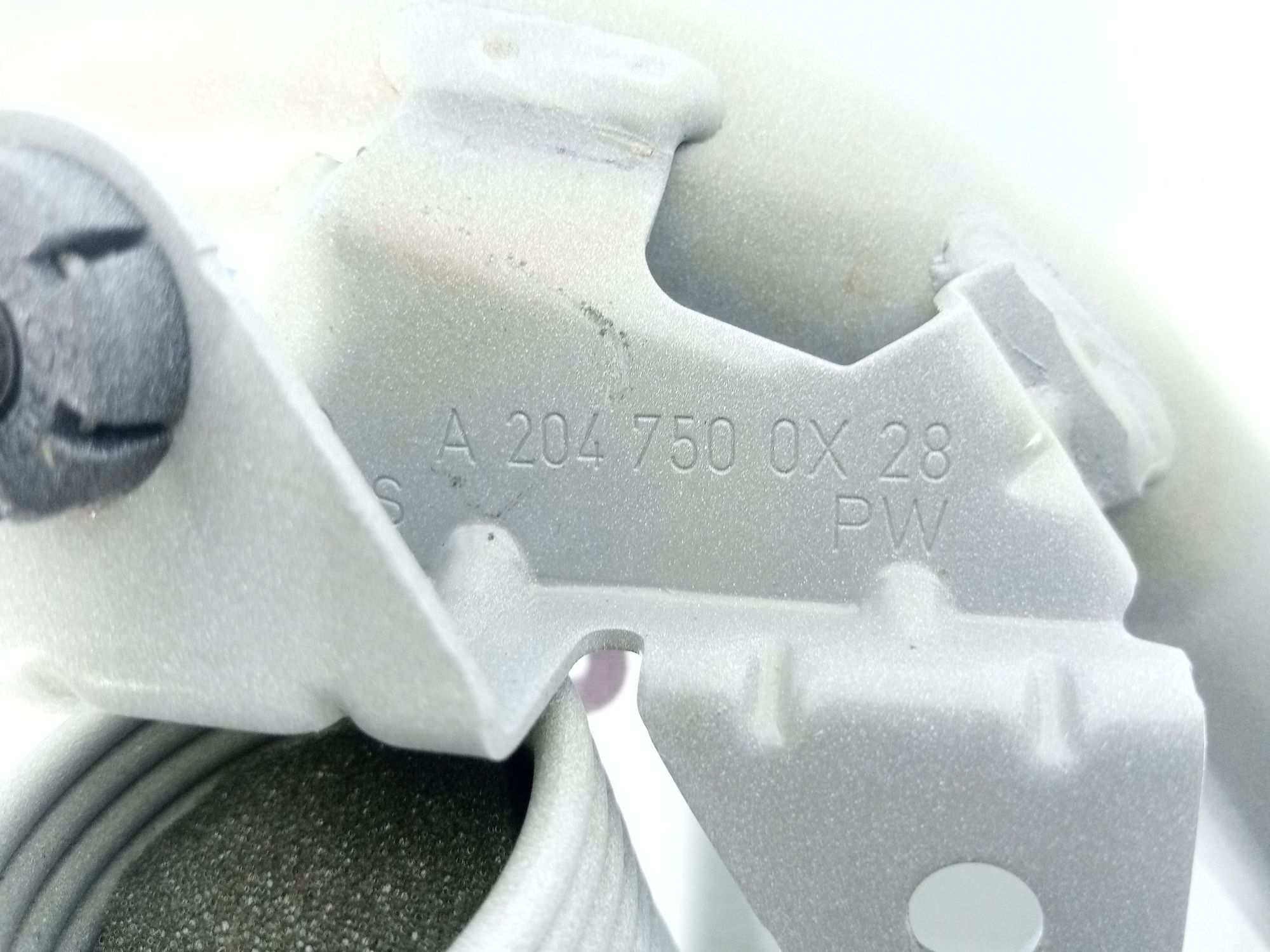 https://ycs.partsauto.market/partsauto-images/thmbs/userImages/b7628e092085f1f91467af1afb6e7630/part/3a71b3a6-993d-4146-8260-326f14933d9a_1720110653832.jpg