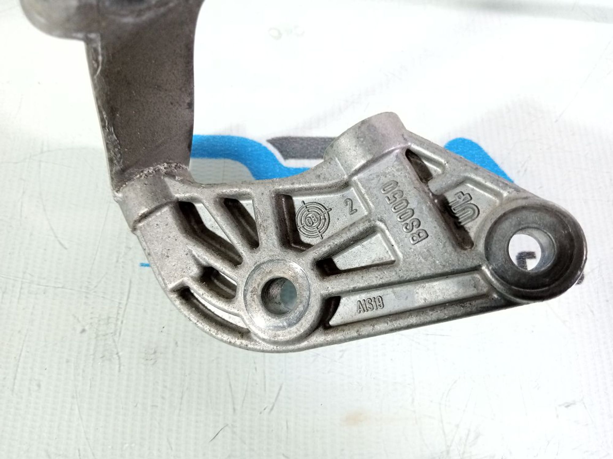https://ycs.partsauto.market/partsauto-images/thmbs/userImages/b7628e092085f1f91467af1afb6e7630/part/3b265f67-093a-4cda-a147-681c611bfea6_1742643040730.jpg