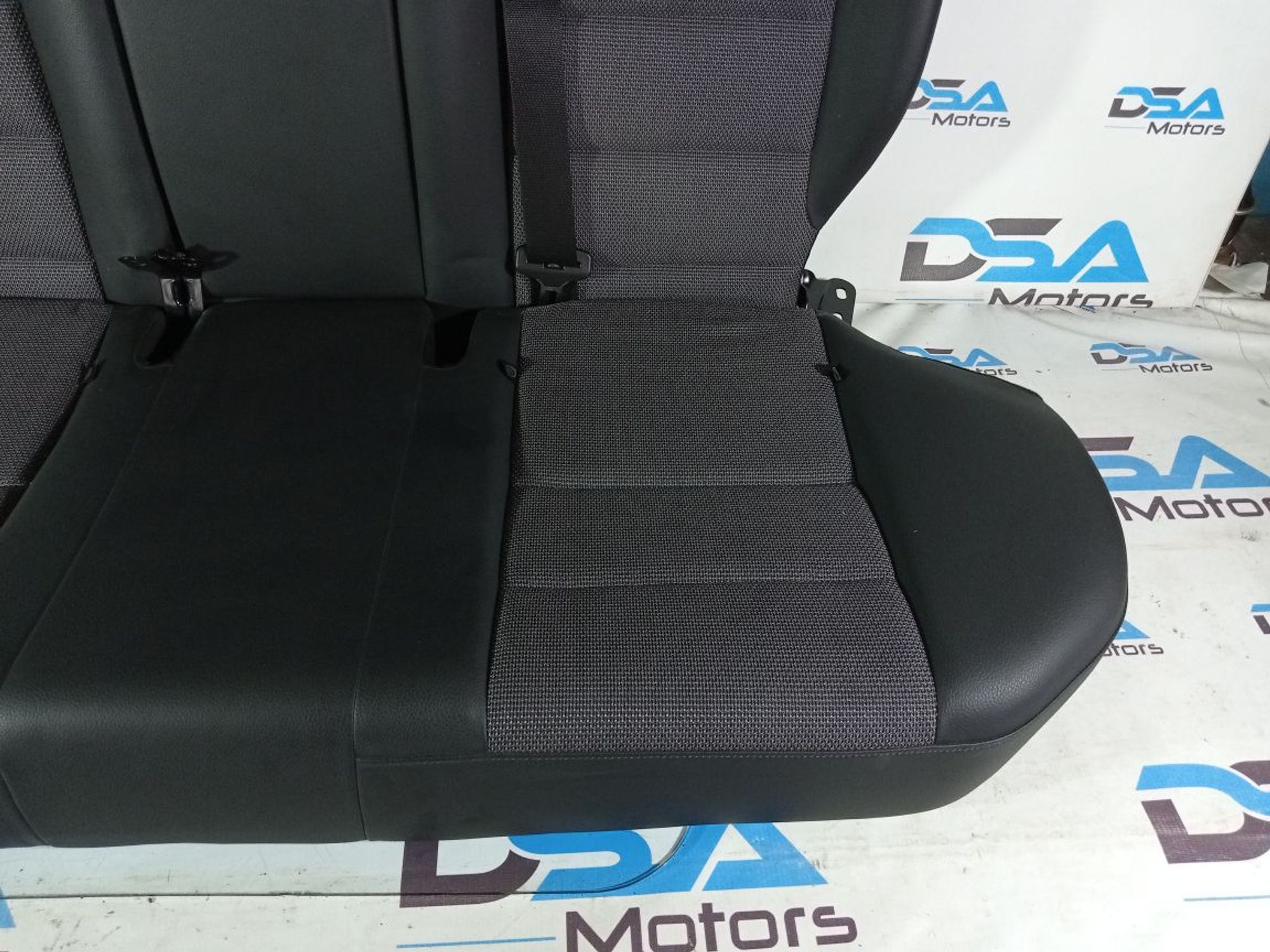 https://ycs.partsauto.market/partsauto-images/thmbs/userImages/b7628e092085f1f91467af1afb6e7630/part/3b4f556e-4422-45a6-a51e-c6c974cb4517_1738218797539.jpg