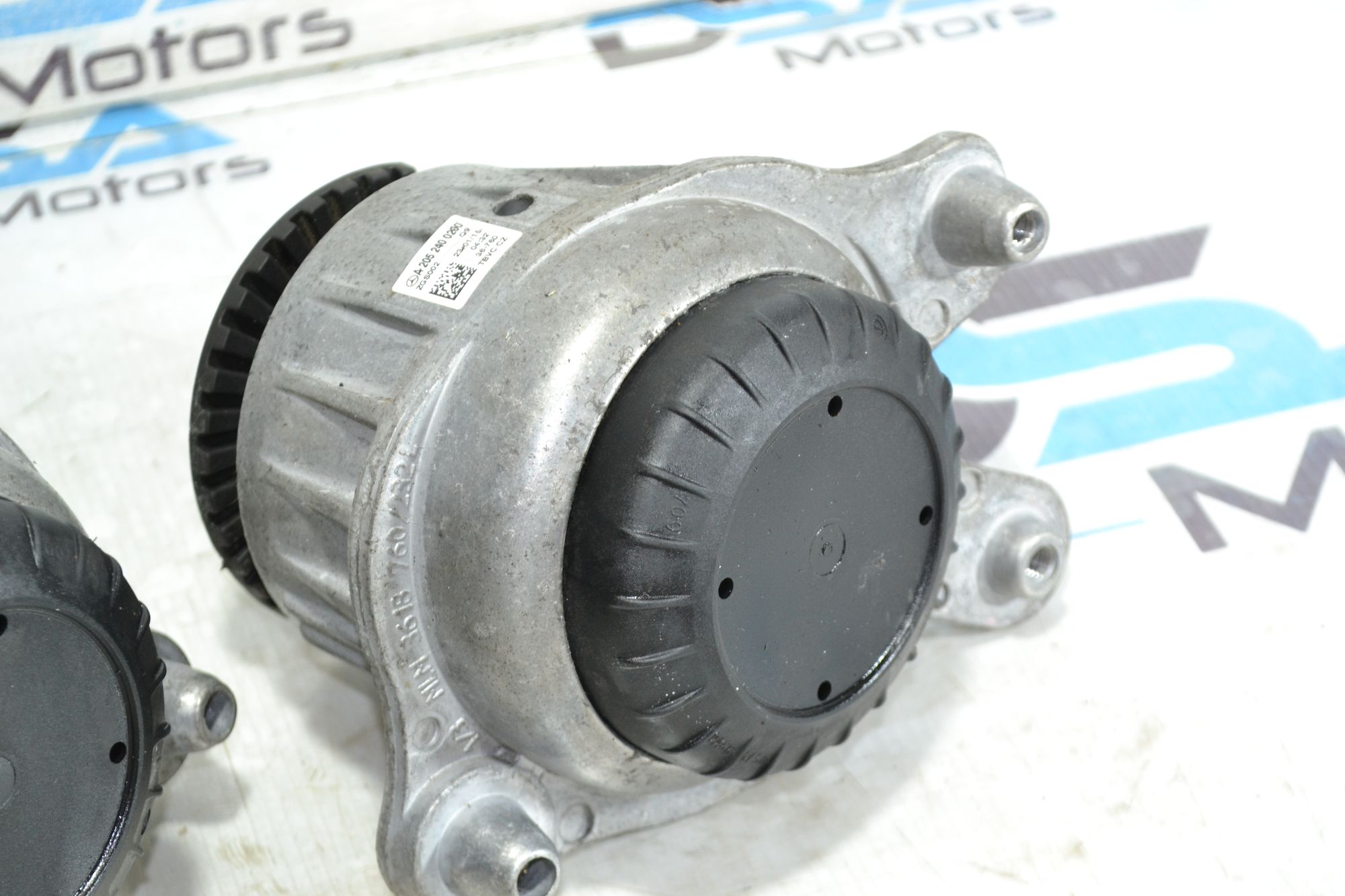 https://ycs.partsauto.market/partsauto-images/thmbs/userImages/b7628e092085f1f91467af1afb6e7630/part/3bafb531-8bab-48a4-89e8-181542247528_1783513500096.jpg