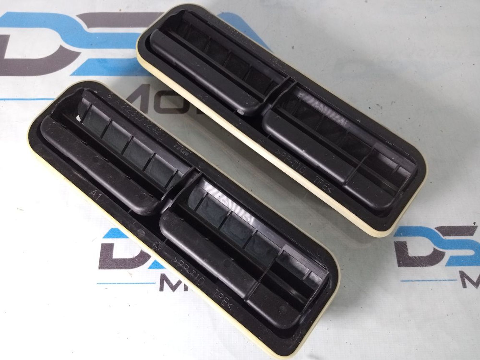 https://ycs.partsauto.market/partsauto-images/thmbs/userImages/b7628e092085f1f91467af1afb6e7630/part/3d543666-78eb-4ac8-b084-cc3dff49ddda_1734024524151.jpg