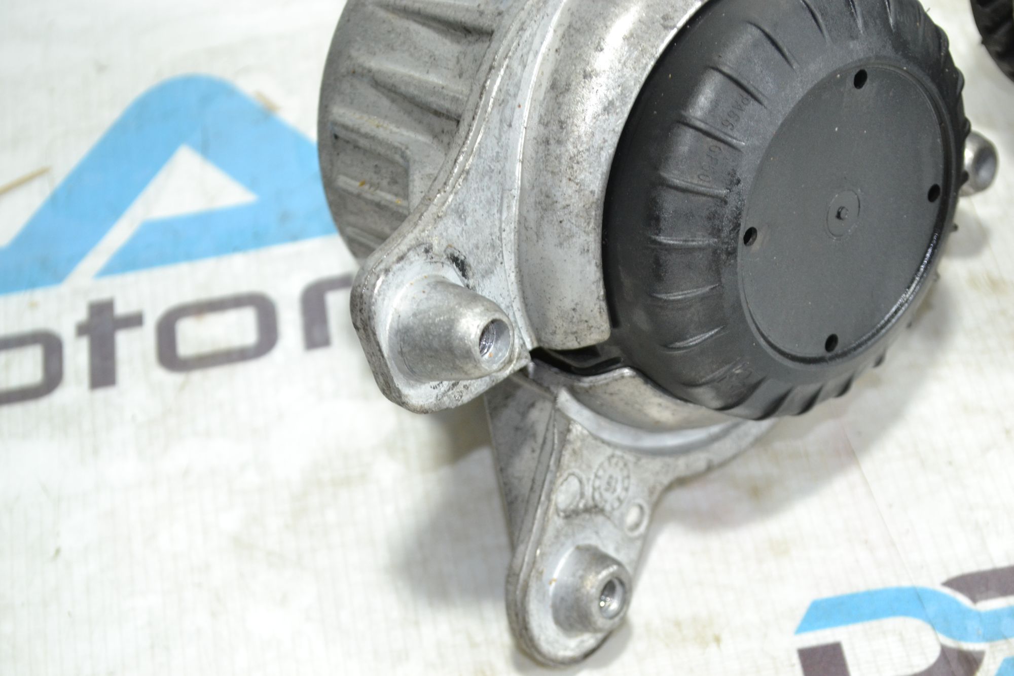 https://ycs.partsauto.market/partsauto-images/thmbs/userImages/b7628e092085f1f91467af1afb6e7630/part/3d9f32b9-c187-4b38-ad58-2156c780939e_1783513502797.jpg