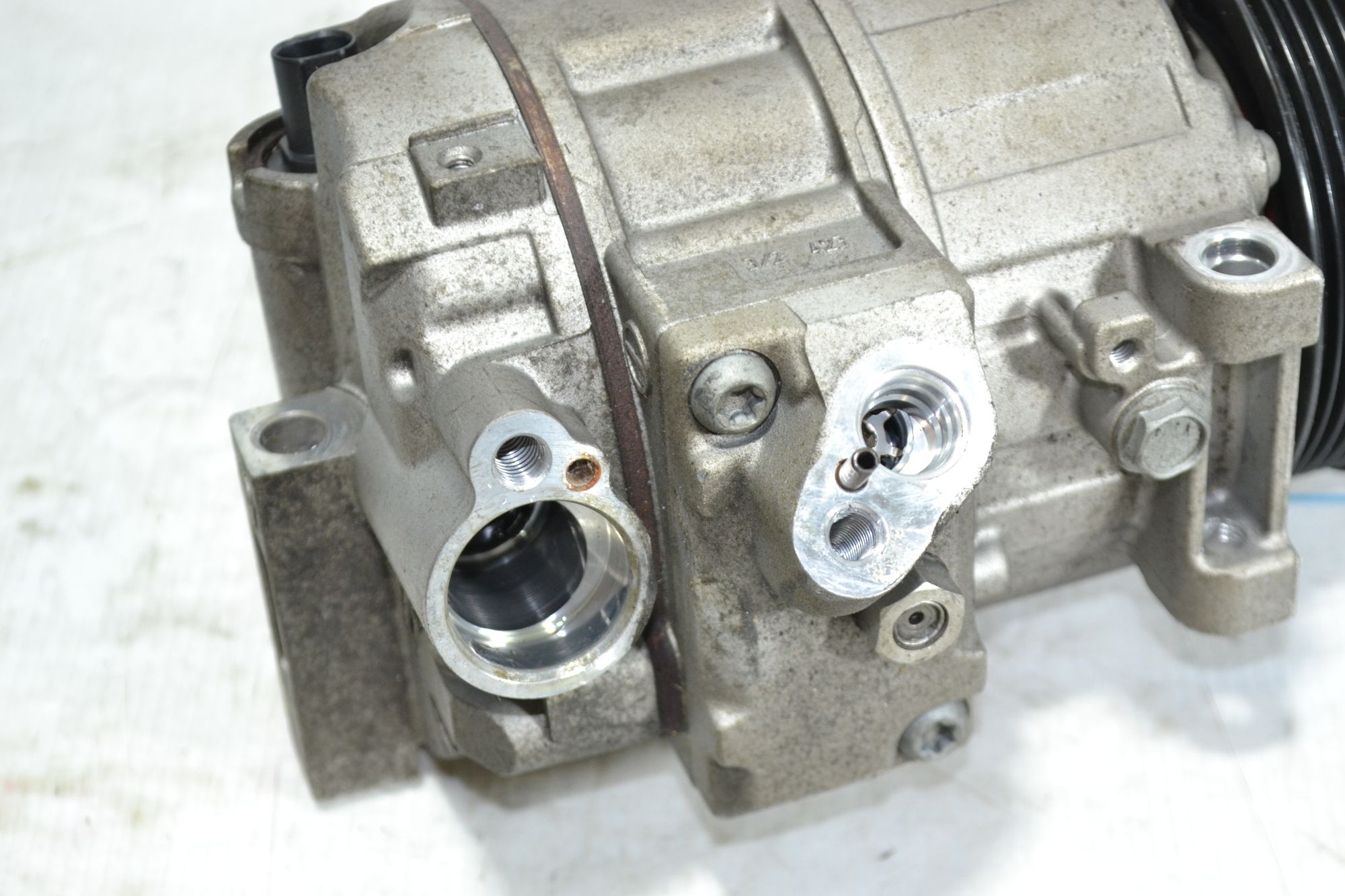 https://ycs.partsauto.market/partsauto-images/thmbs/userImages/b7628e092085f1f91467af1afb6e7630/part/3def3bc3-7acd-41f7-a490-a16fa887563d_1783428208935.jpg