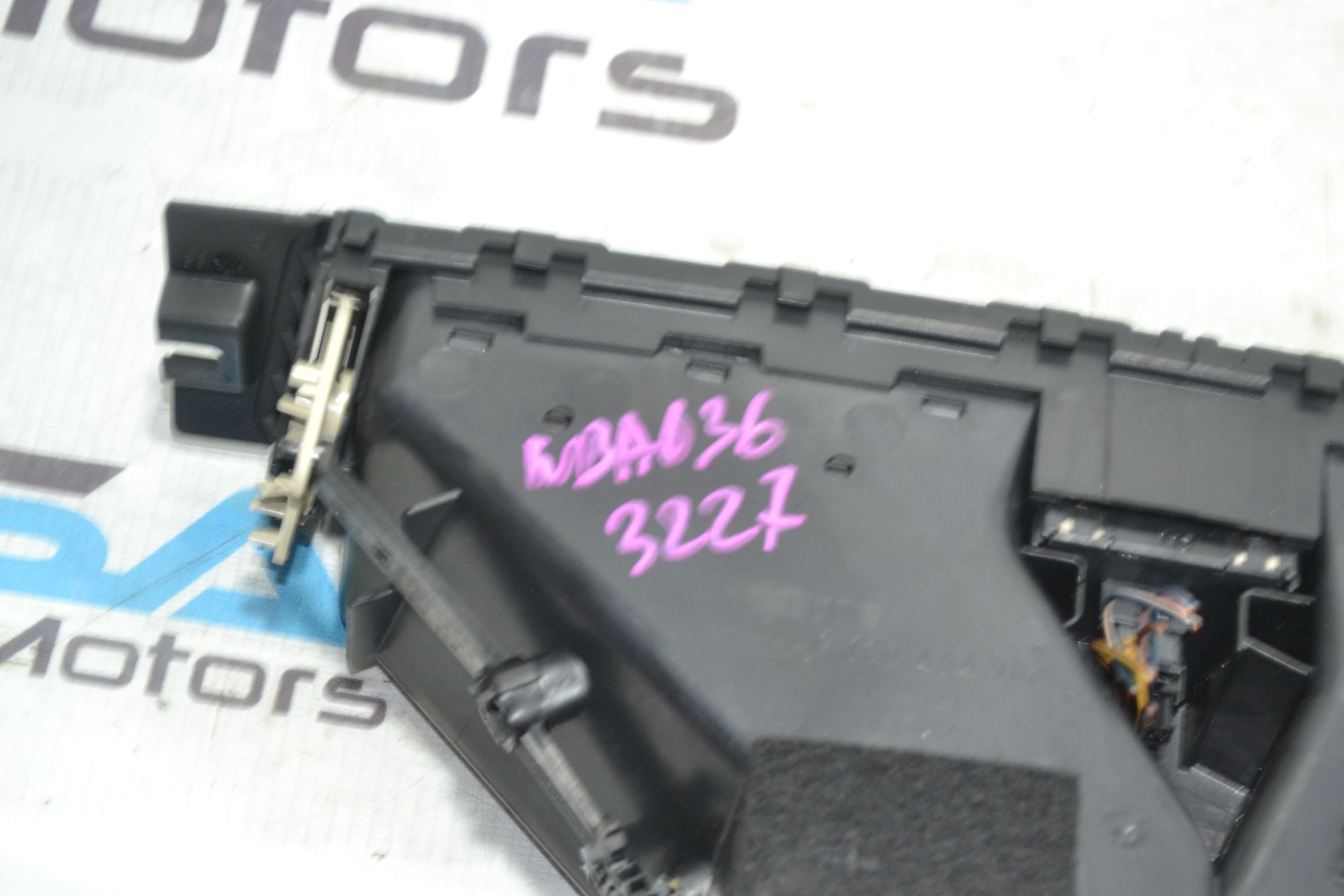 https://ycs.partsauto.market/partsauto-images/thmbs/userImages/b7628e092085f1f91467af1afb6e7630/part/3ed13fbf-26e6-44be-b1c0-762cbf7e6970_1781167061256.jpg