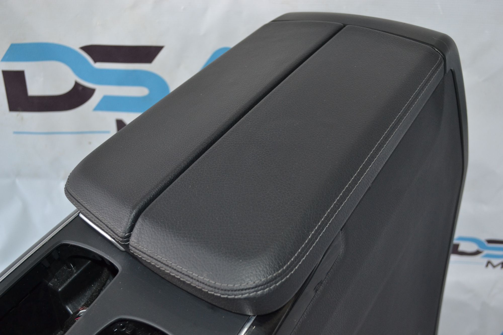 Центральная консоль( подлокотник ) Mercedes W166 из Японии, 1 рублей, Кореновск