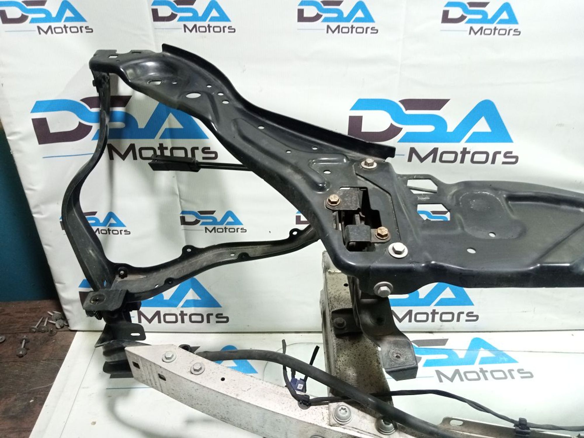 https://ycs.partsauto.market/partsauto-images/thmbs/userImages/b7628e092085f1f91467af1afb6e7630/part/4025799b-bb1c-43bf-8e4e-4f26ff1f7835_1748925050206.jpg