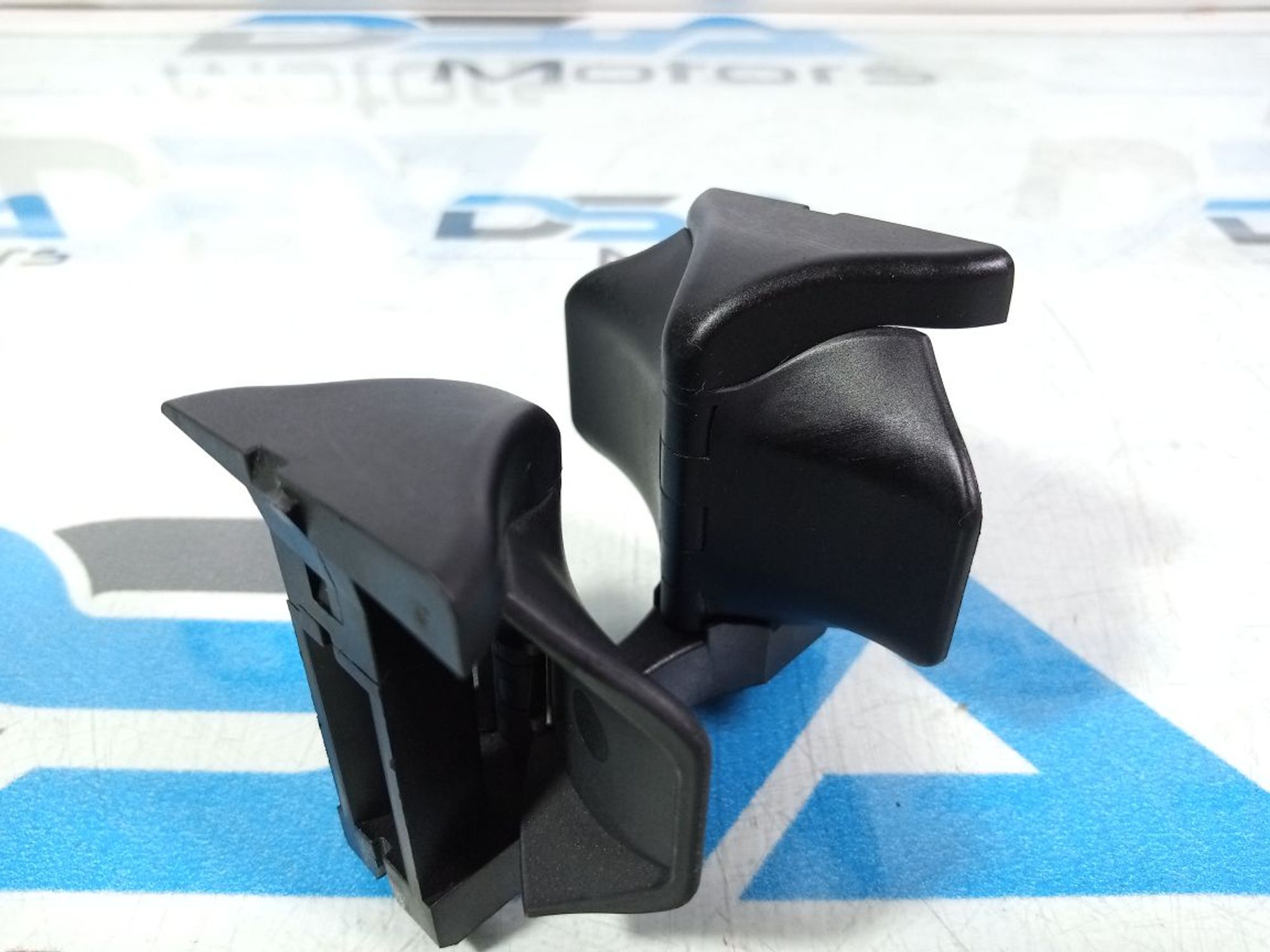 https://ycs.partsauto.market/partsauto-images/thmbs/userImages/b7628e092085f1f91467af1afb6e7630/part/40a26bb8-1748-40d4-9a5c-fc94736aeba6_1742906903736.jpg