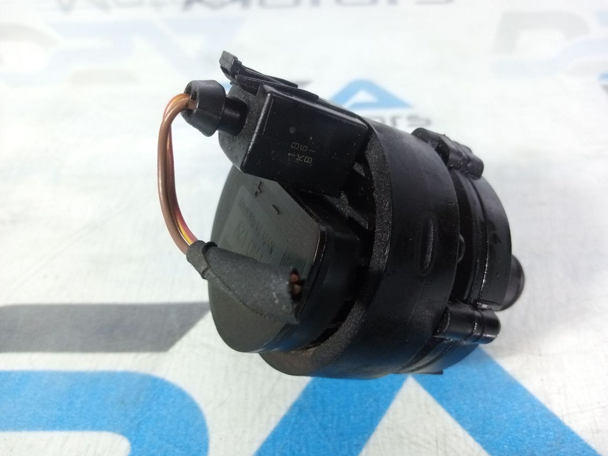 https://ycs.partsauto.market/partsauto-images/thmbs/userImages/b7628e092085f1f91467af1afb6e7630/part/40a88004-9f2d-422b-bfa1-1e246a39a278_1744640057231.jpg