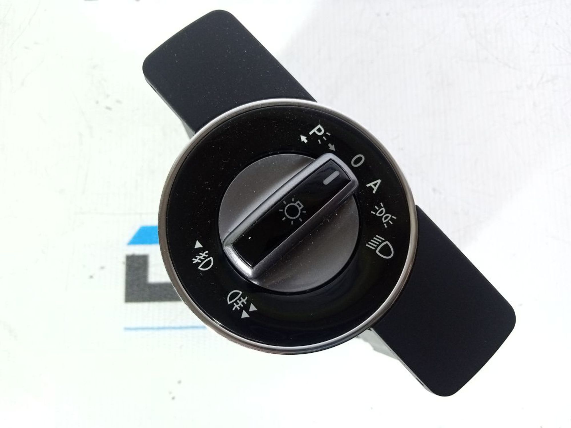 https://ycs.partsauto.market/partsauto-images/thmbs/userImages/b7628e092085f1f91467af1afb6e7630/part/40e99cc3-c305-4852-8a9b-767e616a4668_1741685817398.jpg