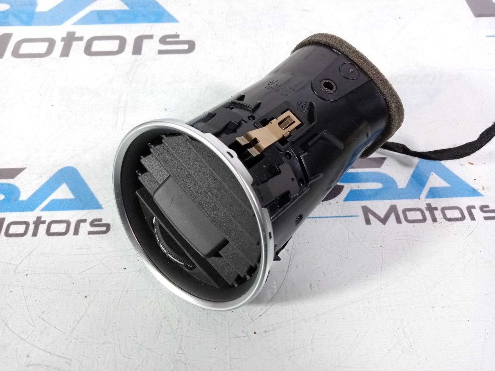 https://ycs.partsauto.market/partsauto-images/thmbs/userImages/b7628e092085f1f91467af1afb6e7630/part/4139575e-4b36-4e5a-9363-1062d909b977_1737035701739.jpg