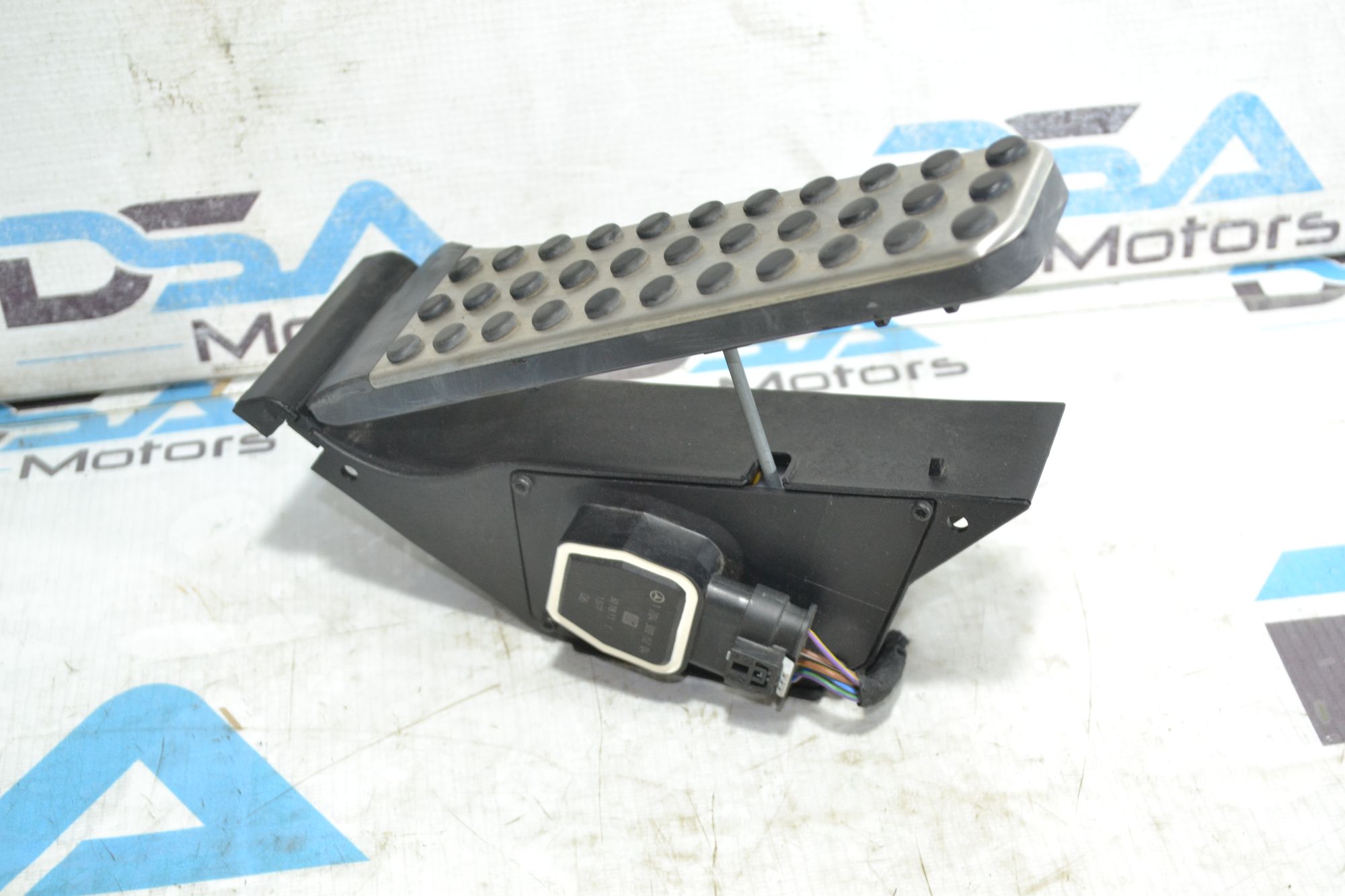 https://ycs.partsauto.market/partsauto-images/thmbs/userImages/b7628e092085f1f91467af1afb6e7630/part/421e87a5-a356-4c9f-9c94-286cfab4fe59_1785330411865.jpg