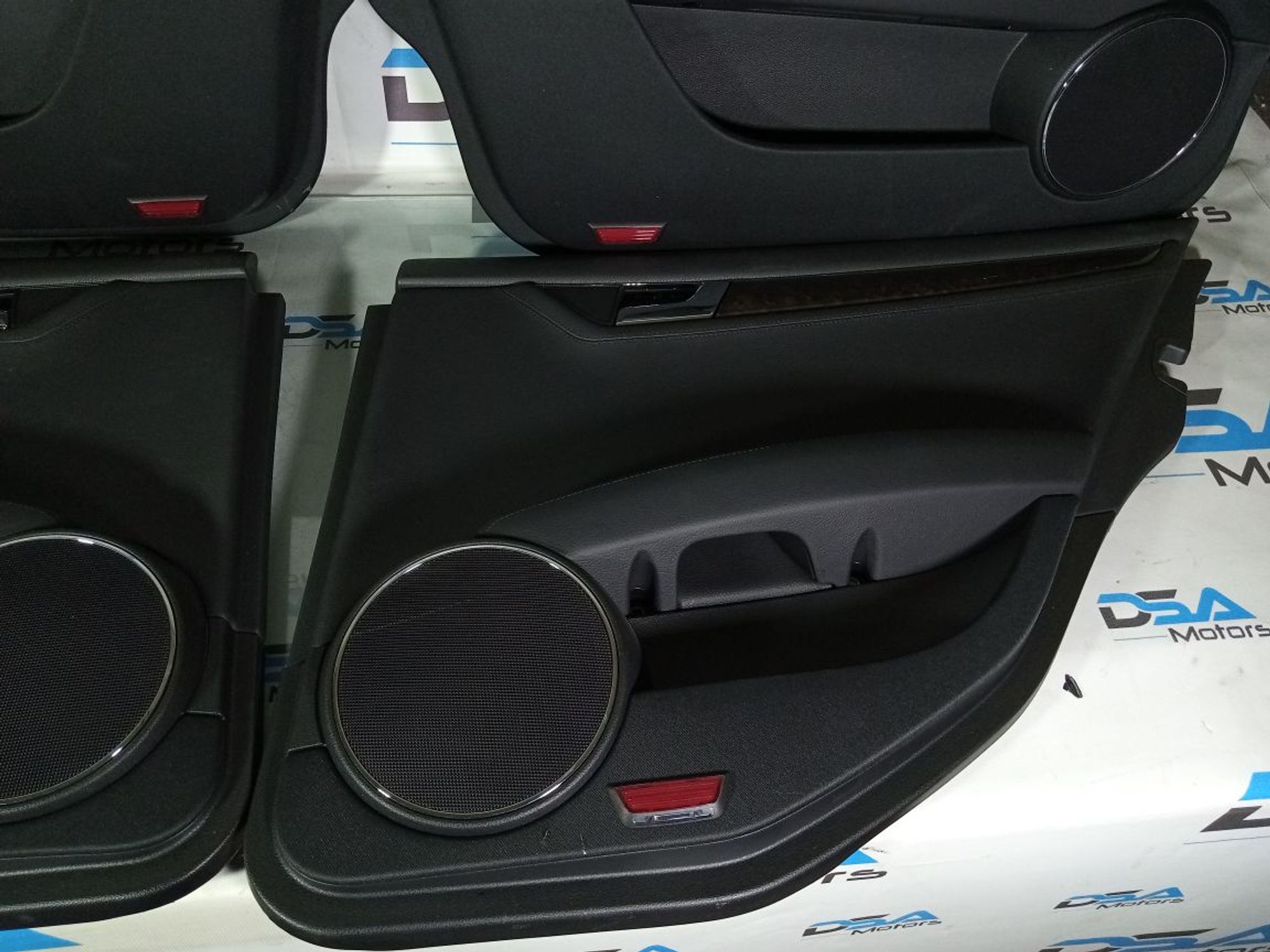 https://ycs.partsauto.market/partsauto-images/thmbs/userImages/b7628e092085f1f91467af1afb6e7630/part/42b3a57e-e943-4d62-aceb-3dcf50480904_1745843778498.jpg