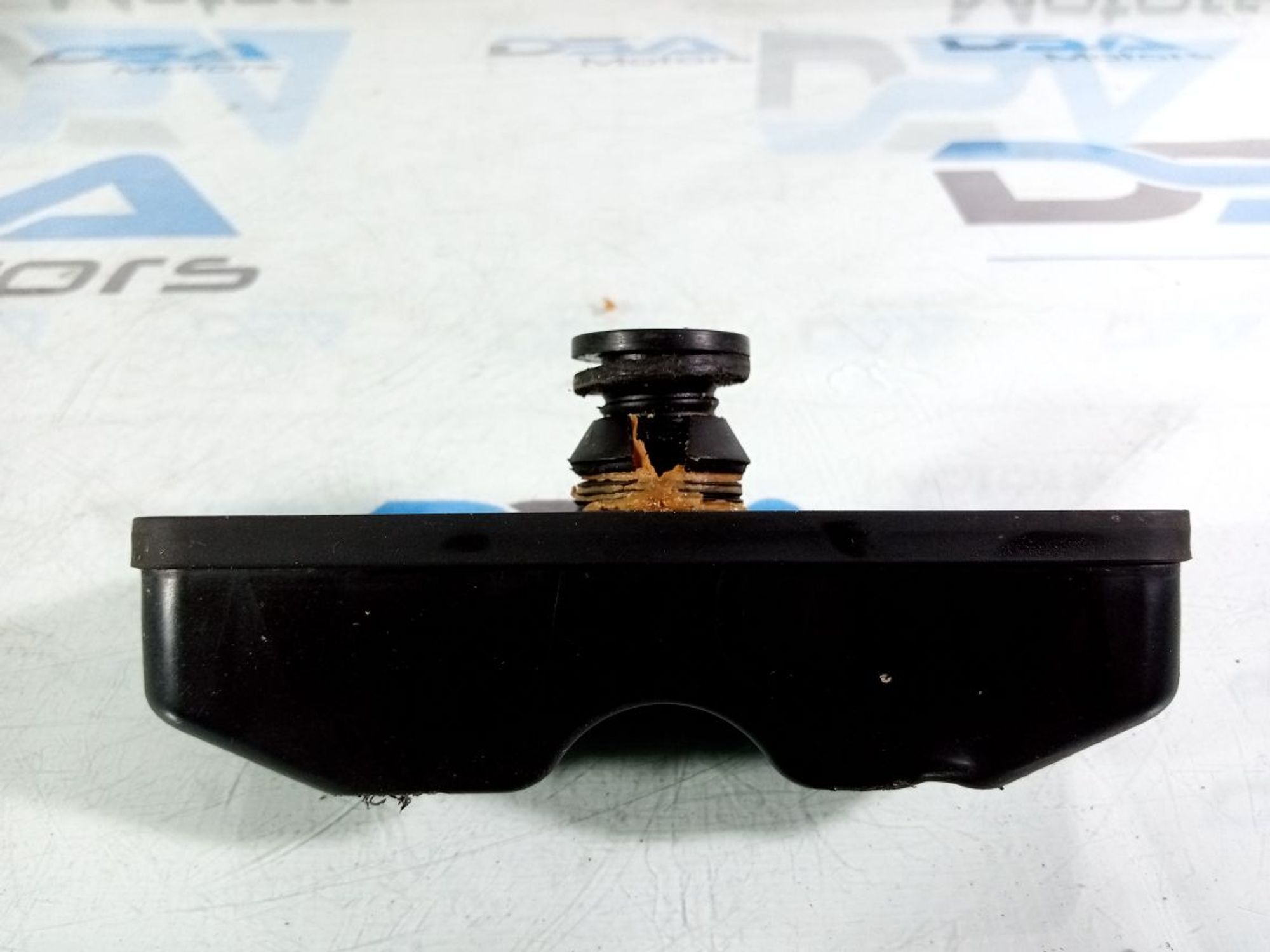 https://ycs.partsauto.market/partsauto-images/thmbs/userImages/b7628e092085f1f91467af1afb6e7630/part/4316c0f7-a0e6-4b97-86b3-e7ae9a83820e_1738847412525.jpg