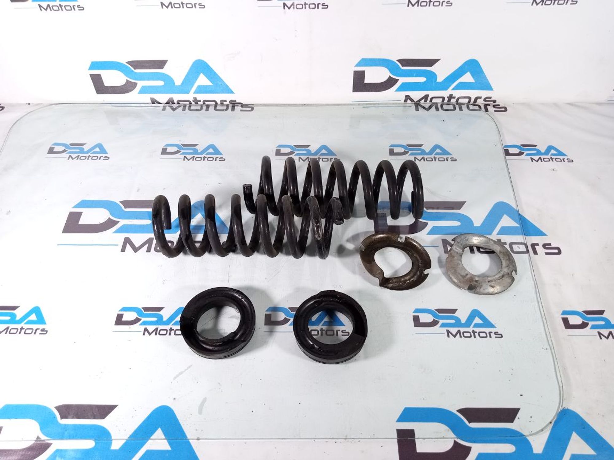 https://ycs.partsauto.market/partsauto-images/thmbs/userImages/b7628e092085f1f91467af1afb6e7630/part/43974b79-c593-4c63-95e5-548a8bfafbc8_1720704454448.jpg