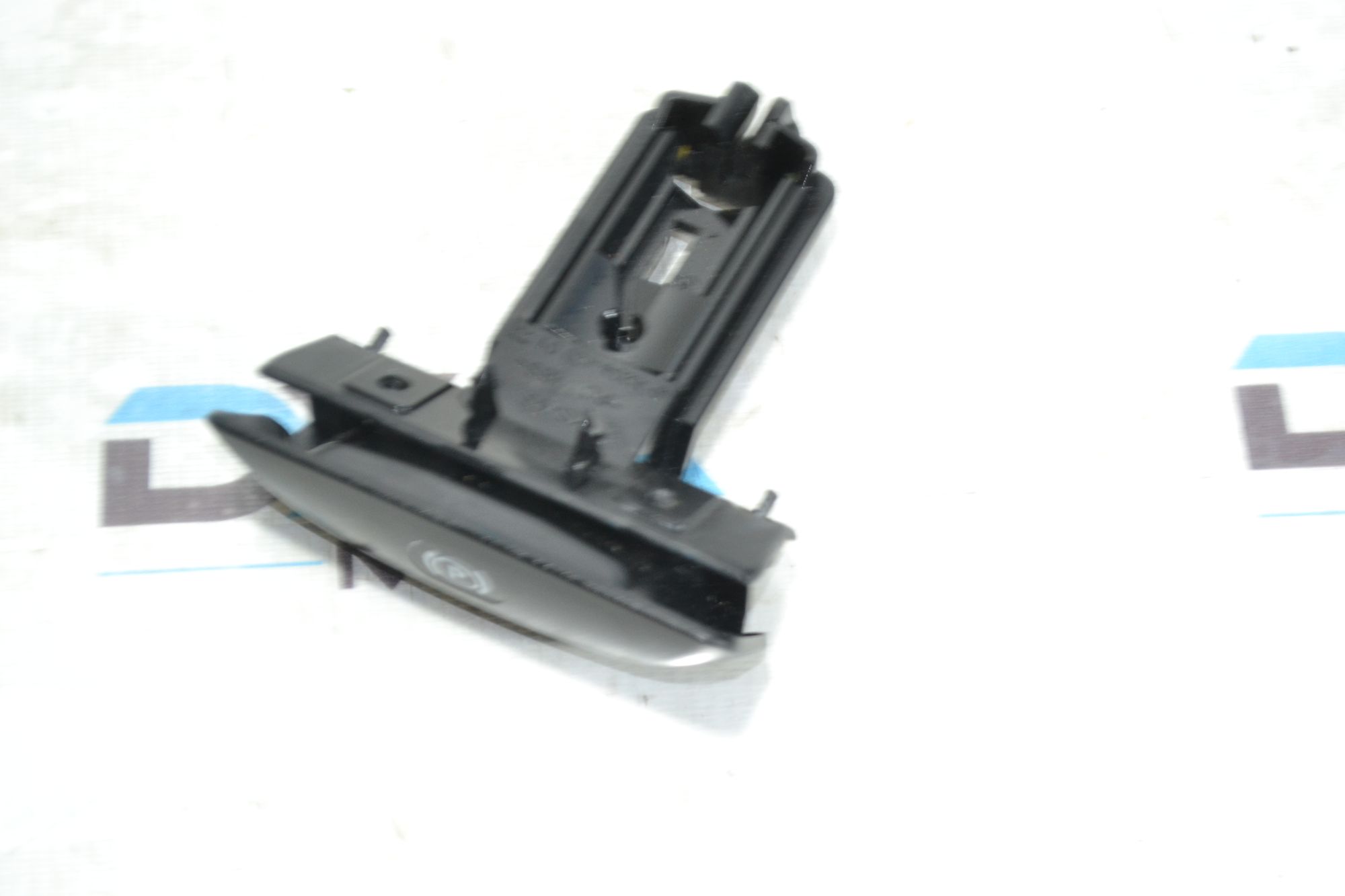https://ycs.partsauto.market/partsauto-images/thmbs/userImages/b7628e092085f1f91467af1afb6e7630/part/43fc2116-bb0a-4fbb-82ab-4d7531744585_1780998354806.jpg