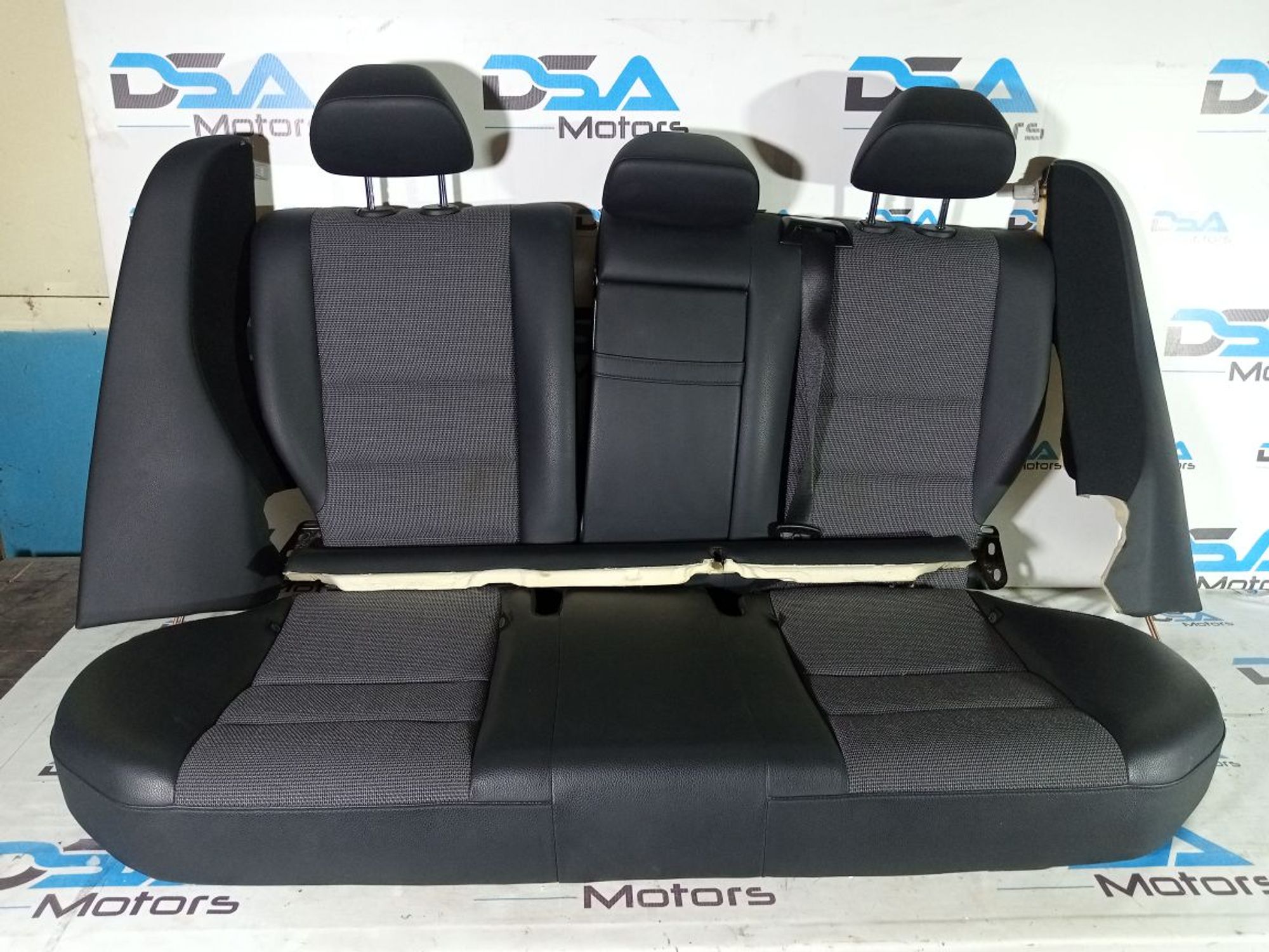 https://ycs.partsauto.market/partsauto-images/thmbs/userImages/b7628e092085f1f91467af1afb6e7630/part/440b78db-6d21-4de8-9ad4-30fc1fe85b5c_1736840697354.jpg