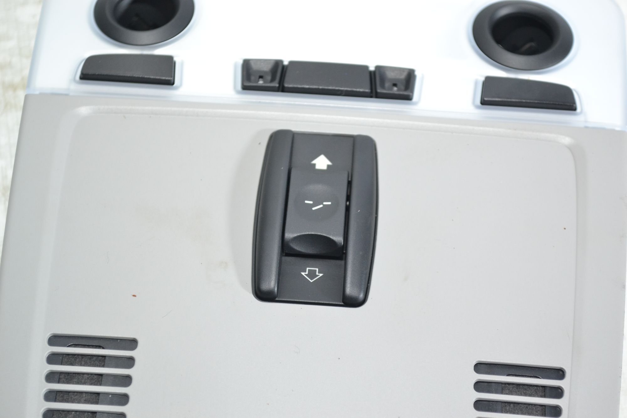 https://ycs.partsauto.market/partsauto-images/thmbs/userImages/b7628e092085f1f91467af1afb6e7630/part/44fc67e6-a885-4a0e-a2de-057a2c6ee5b3_1780552334134.jpg