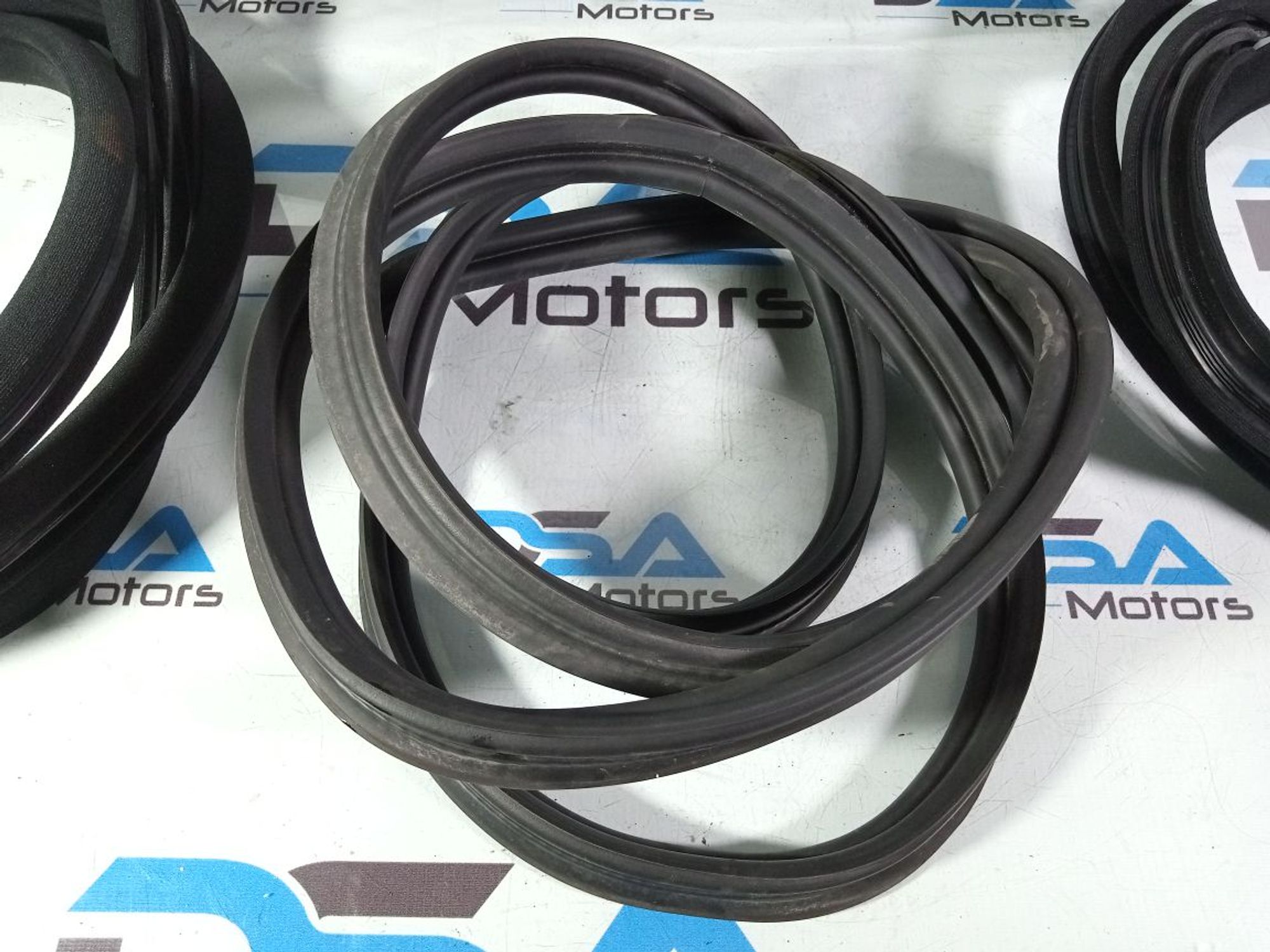https://ycs.partsauto.market/partsauto-images/thmbs/userImages/b7628e092085f1f91467af1afb6e7630/part/45a0fc6a-6c44-4216-9103-6f2831c31c9d_1737013355844.jpg