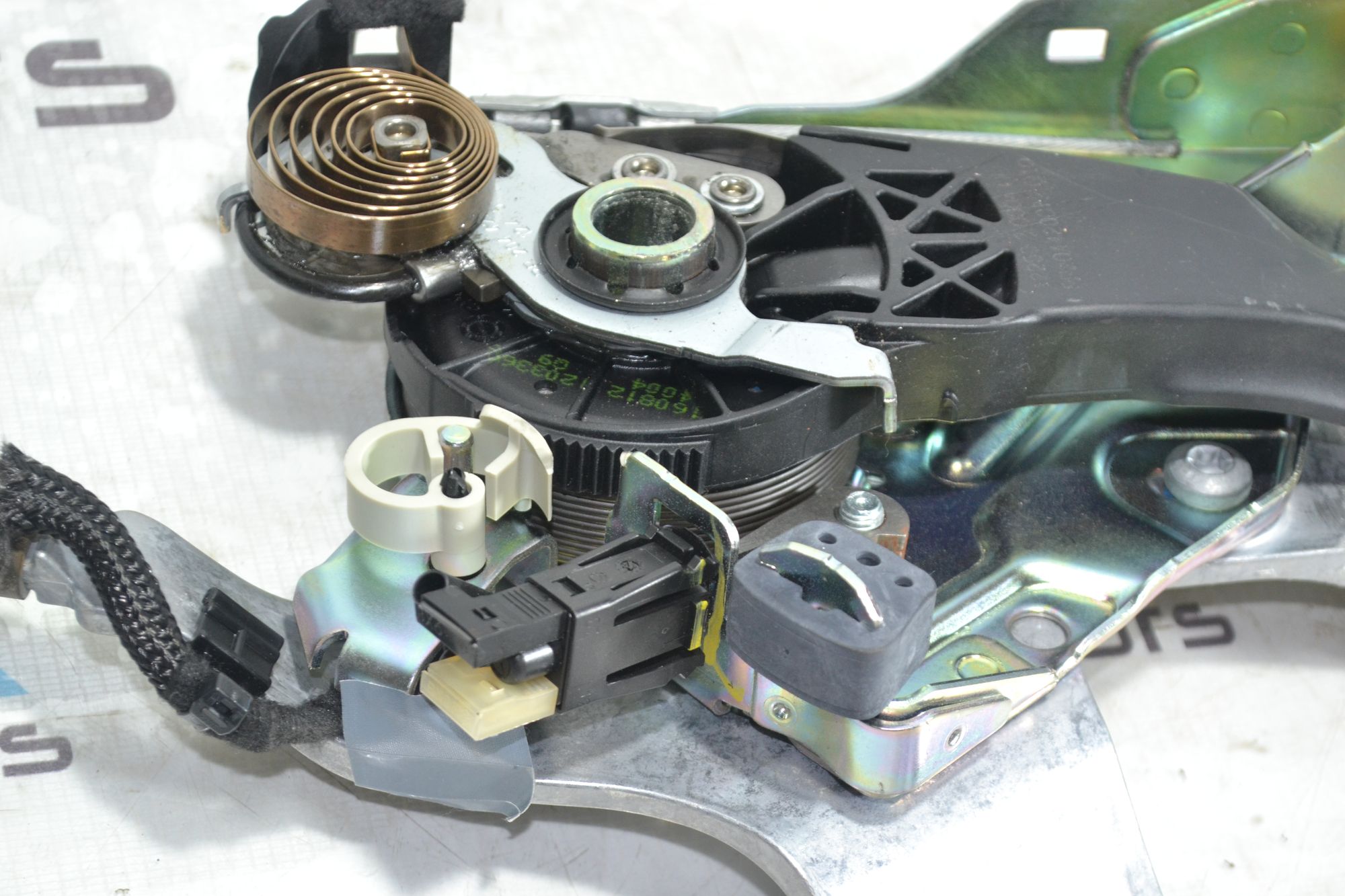 https://ycs.partsauto.market/partsauto-images/thmbs/userImages/b7628e092085f1f91467af1afb6e7630/part/47182488-eb8c-4391-ac99-0b3bd72ced8d_1781168955373.jpg