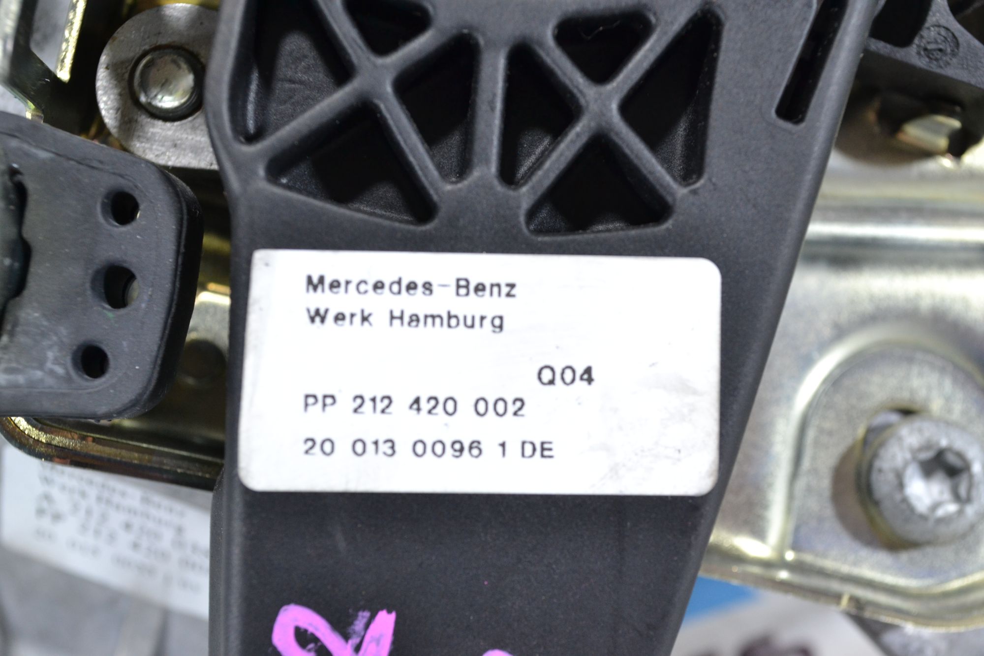 https://ycs.partsauto.market/partsauto-images/thmbs/userImages/b7628e092085f1f91467af1afb6e7630/part/47be3a72-9581-4c88-865f-927575626b11_1779084978916.jpg