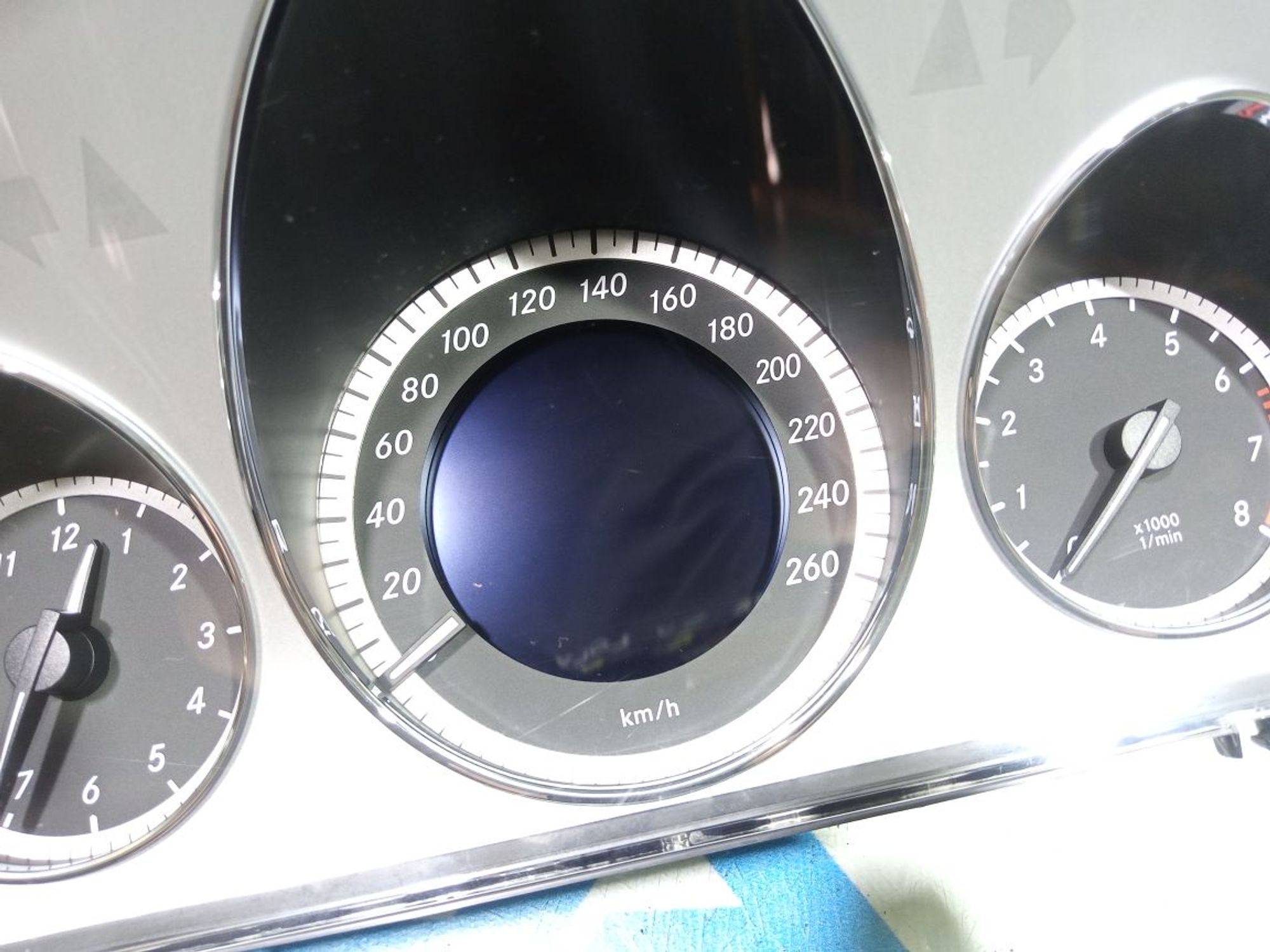 https://ycs.partsauto.market/partsauto-images/thmbs/userImages/b7628e092085f1f91467af1afb6e7630/part/481e7796-e508-468c-a4b3-6daacc502809_1748614951319.jpg