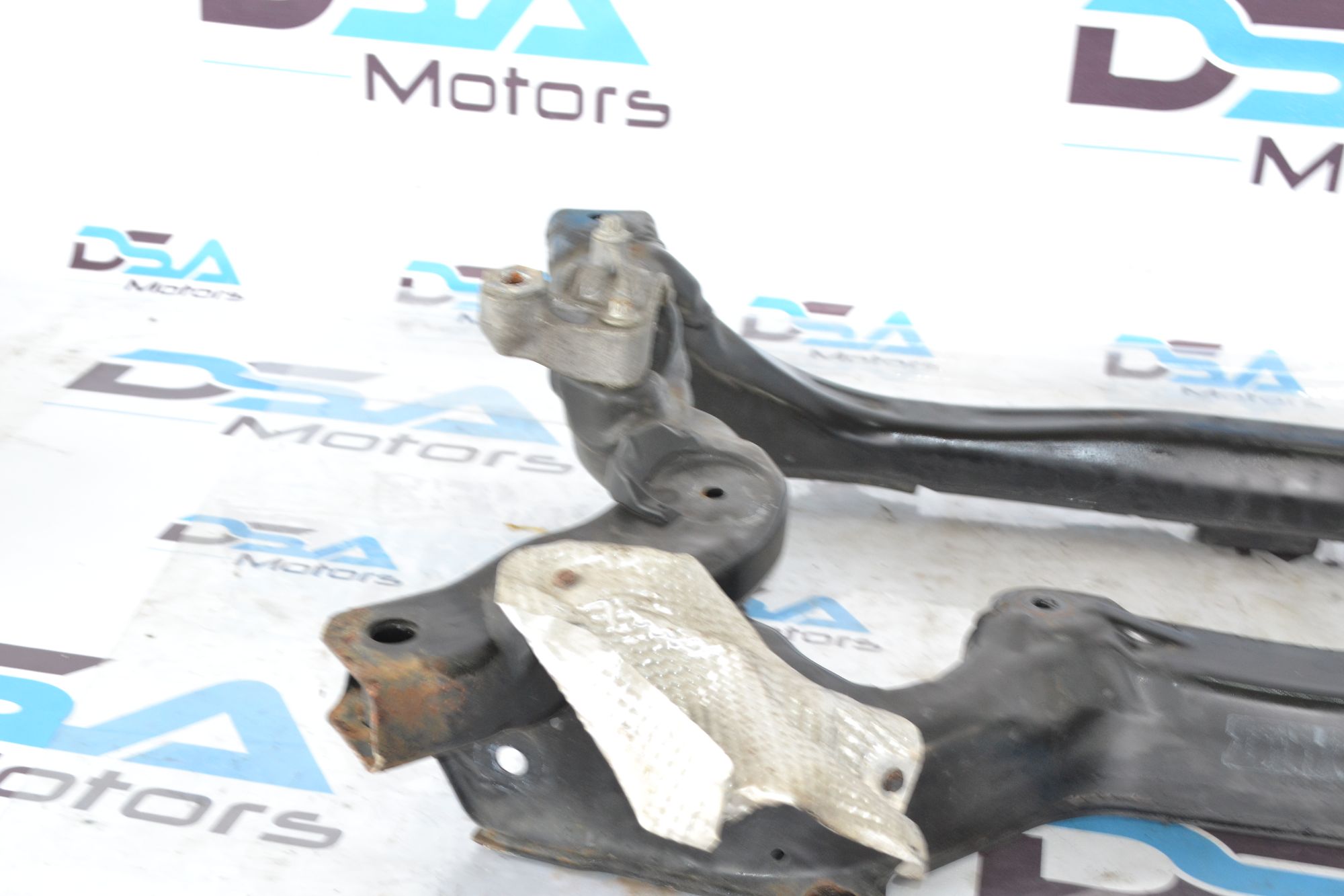 https://ycs.partsauto.market/partsauto-images/thmbs/userImages/b7628e092085f1f91467af1afb6e7630/part/48653ac1-f4f0-4b72-94d4-10dc619e979c_1781614085808.jpg