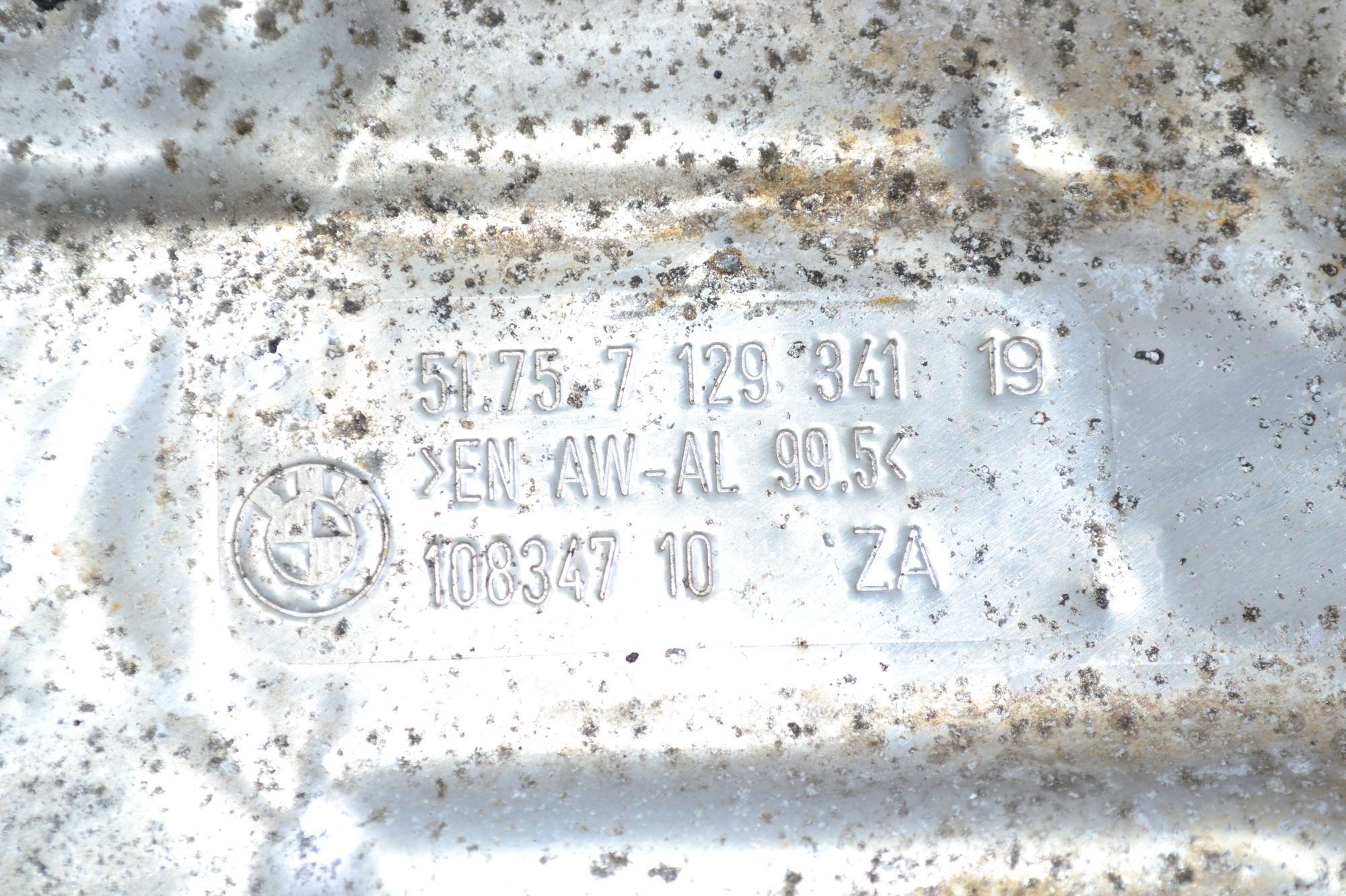 https://ycs.partsauto.market/partsauto-images/thmbs/userImages/b7628e092085f1f91467af1afb6e7630/part/486c376c-b795-4679-9574-b5f19c65fa79_1784717465371.jpg