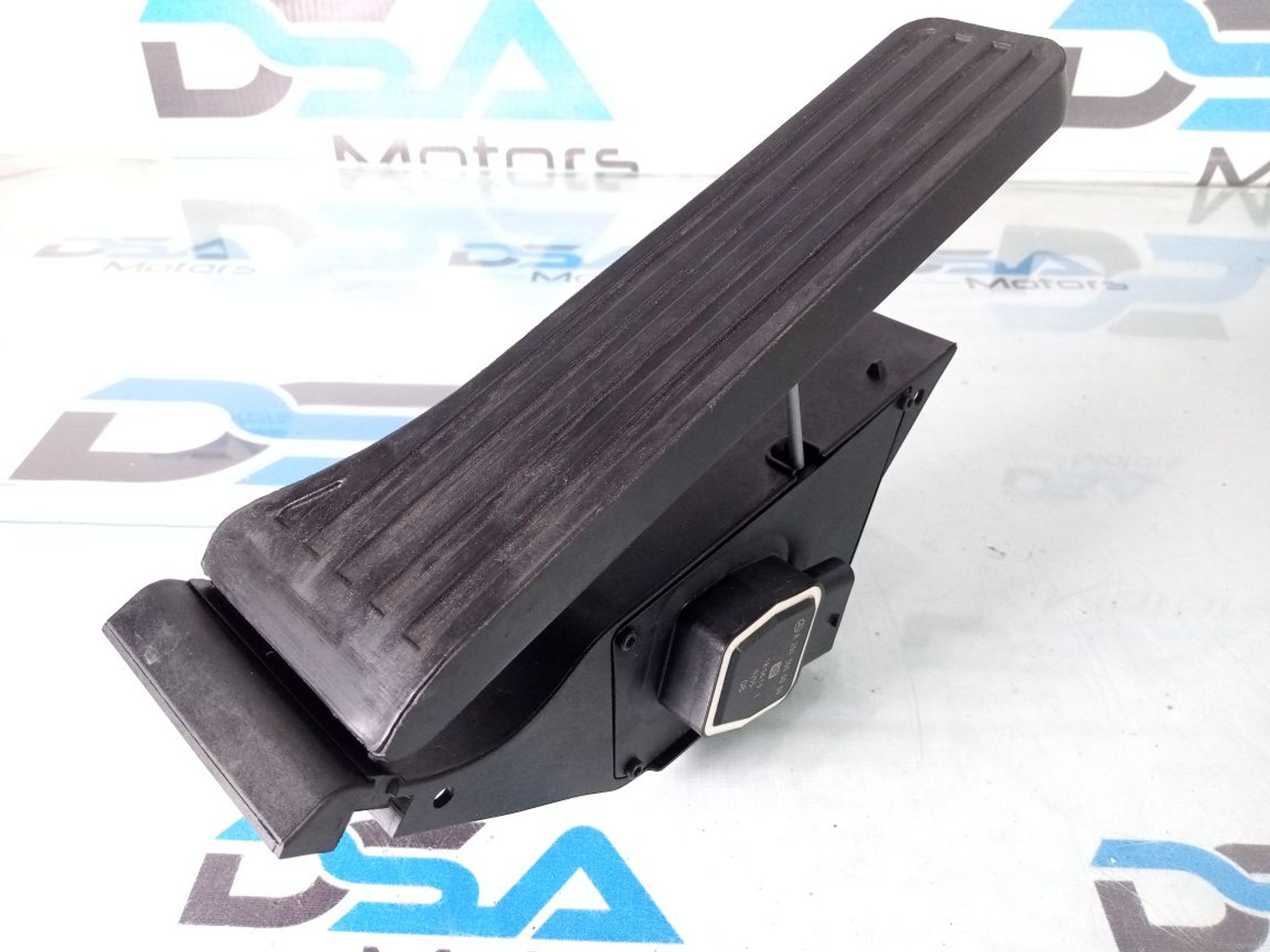 https://ycs.partsauto.market/partsauto-images/thmbs/userImages/b7628e092085f1f91467af1afb6e7630/part/48a4689a-035b-4ada-956a-e37cd32b7a05_1734024280451.jpg