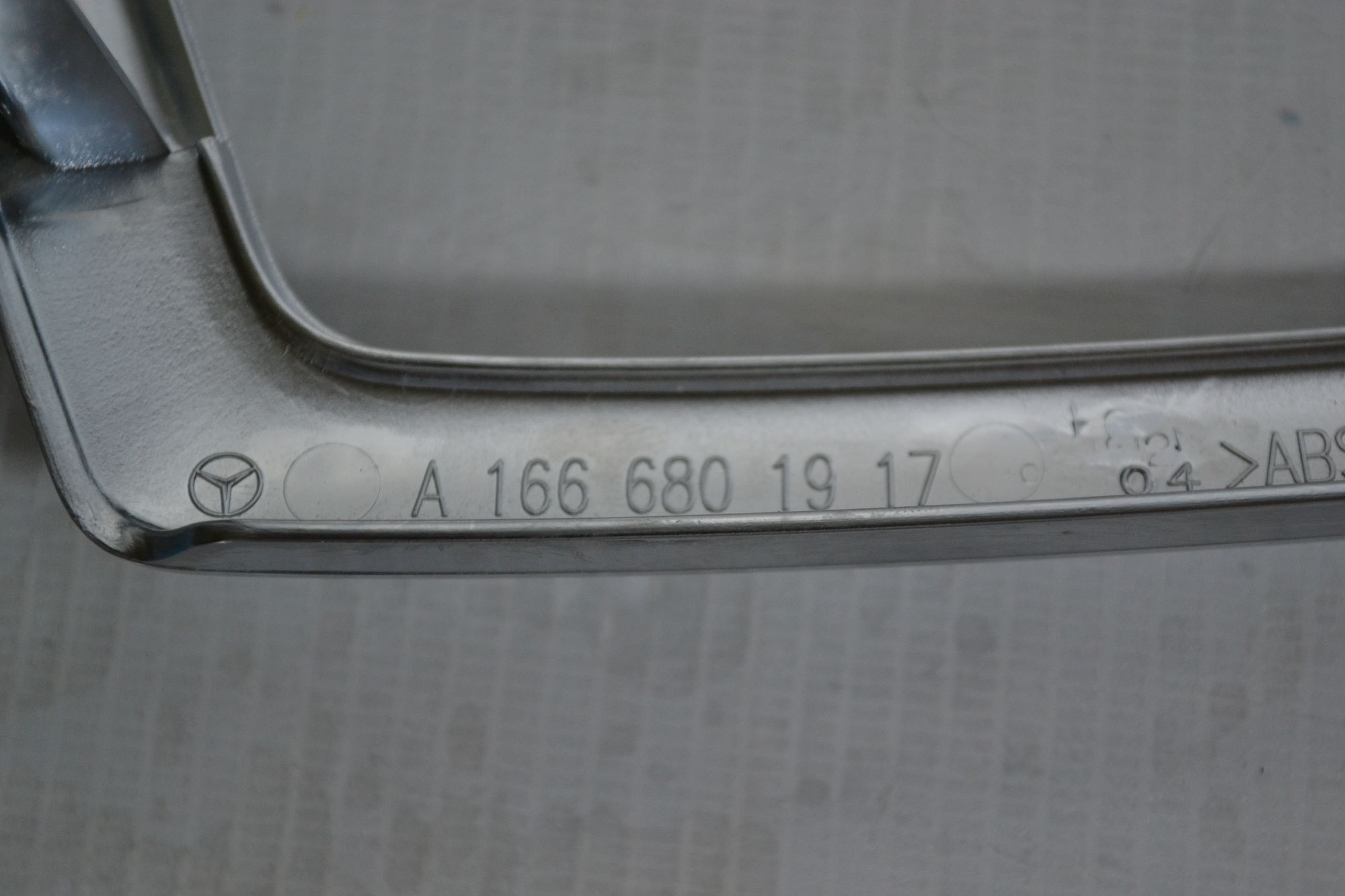 Рамка магнитолы оригинал Mercedes W166 из Японии, 1900 рублей, Кореновск