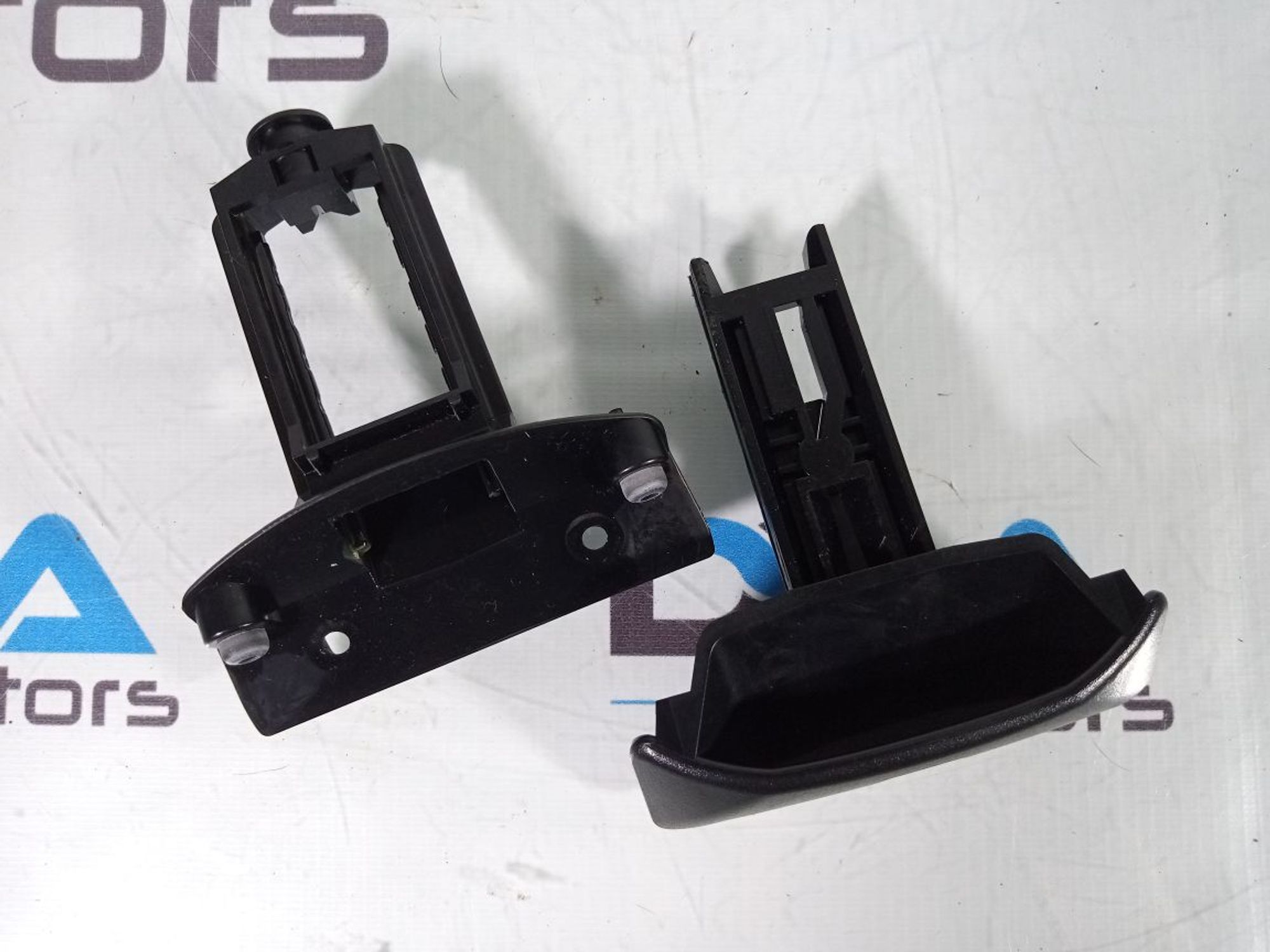 https://ycs.partsauto.market/partsauto-images/thmbs/userImages/b7628e092085f1f91467af1afb6e7630/part/49797aef-8287-4d7e-9f46-23fa459e550b_1726068121047.jpg
