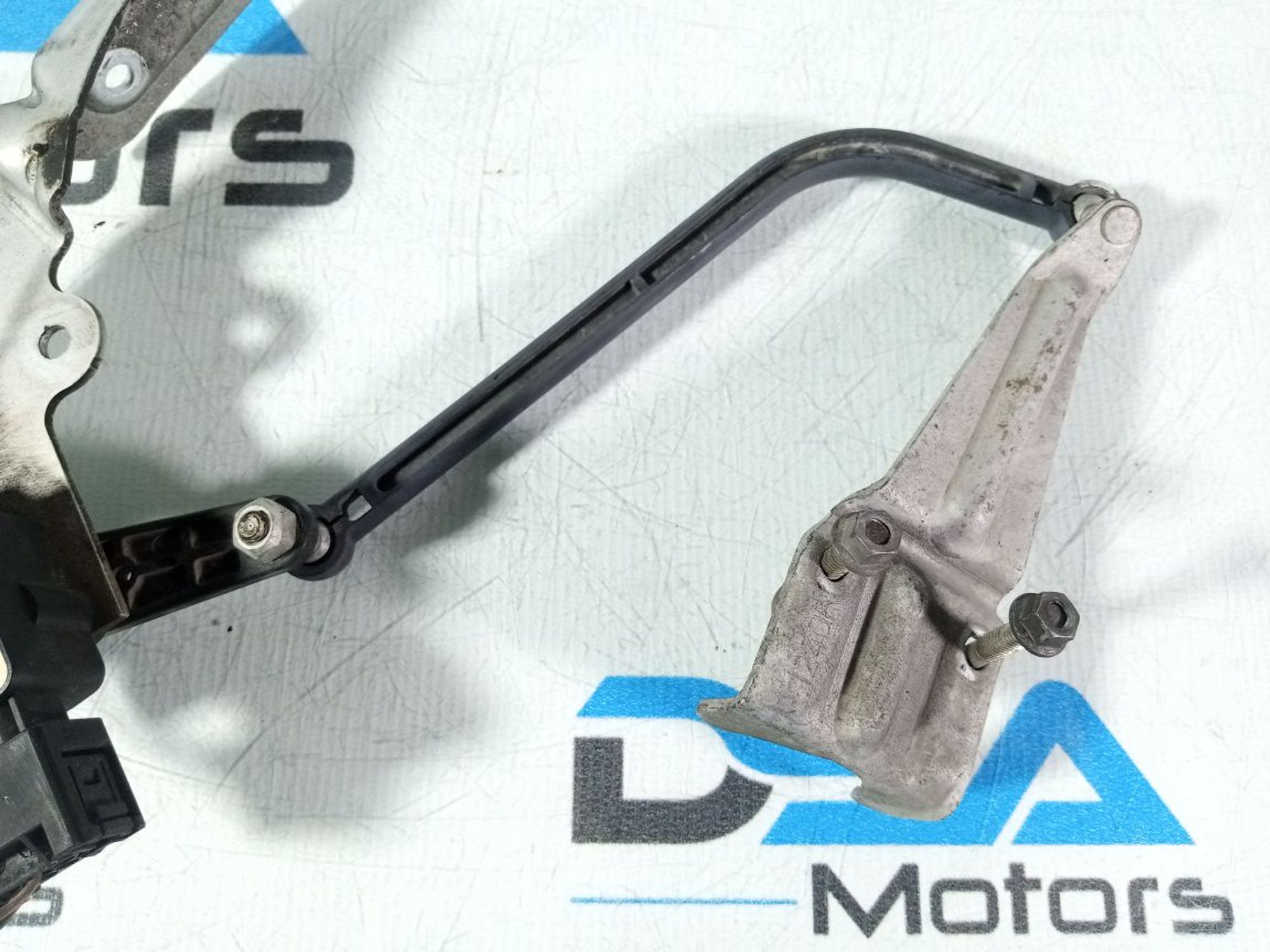 https://ycs.partsauto.market/partsauto-images/thmbs/userImages/b7628e092085f1f91467af1afb6e7630/part/4a4d7c5b-3f67-4b54-97b4-75254492c0a9_1747023523787.jpg
