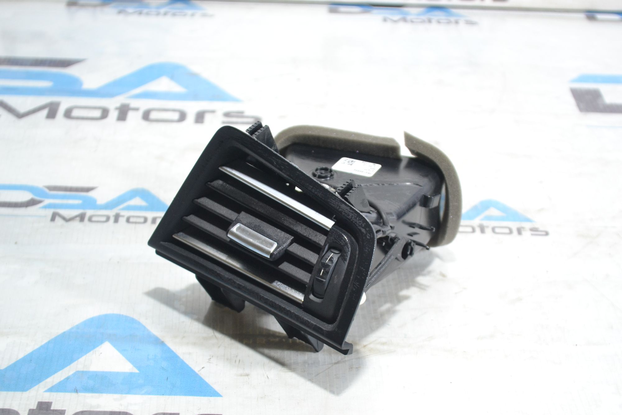 https://ycs.partsauto.market/partsauto-images/thmbs/userImages/b7628e092085f1f91467af1afb6e7630/part/4b1518bd-b262-4cdf-967b-7ced289bc70c_1781078786265.jpg