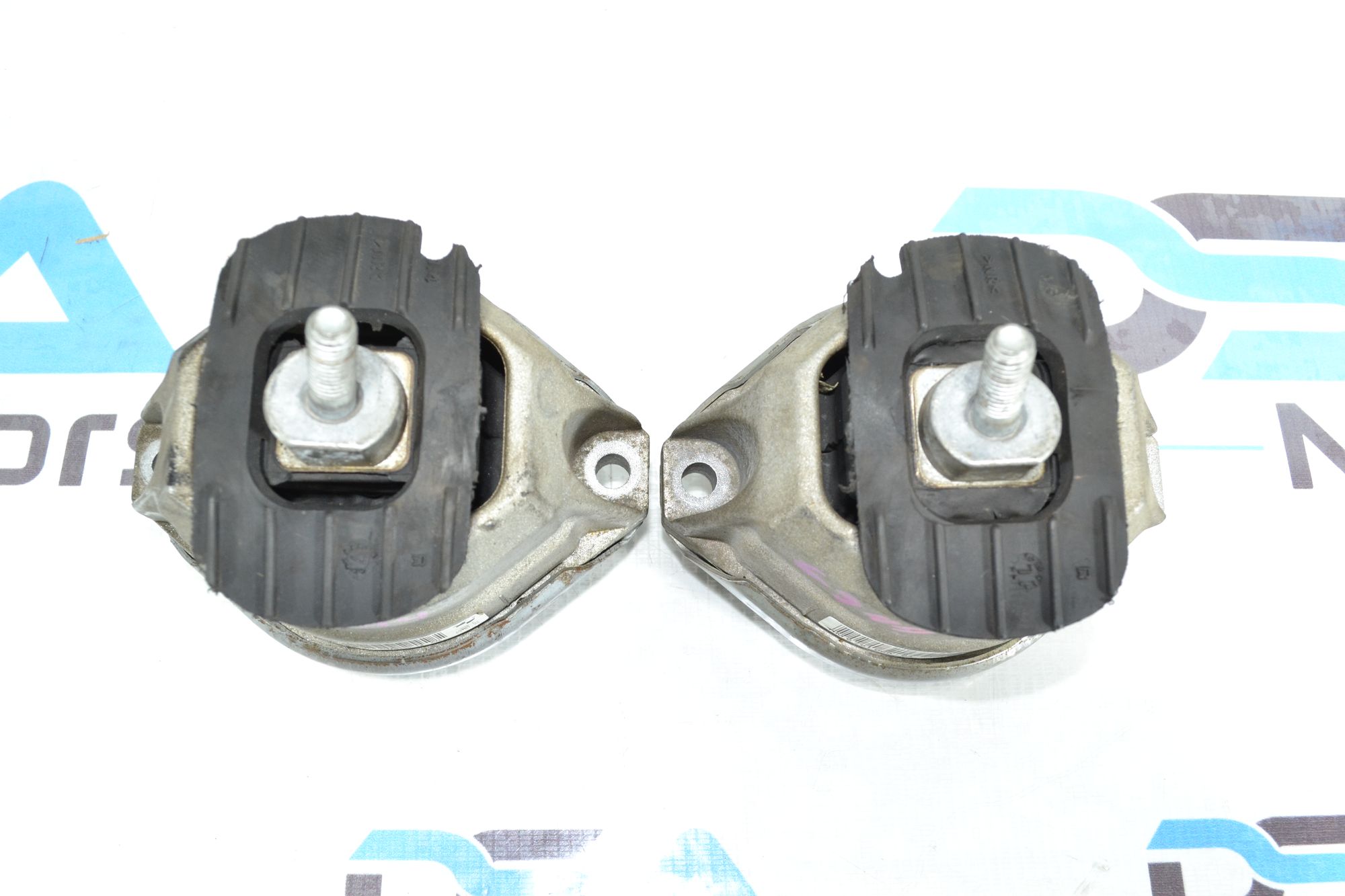 https://ycs.partsauto.market/partsauto-images/thmbs/userImages/b7628e092085f1f91467af1afb6e7630/part/4b905082-424b-49fa-91ef-516e672575f4_1779112778247.jpg