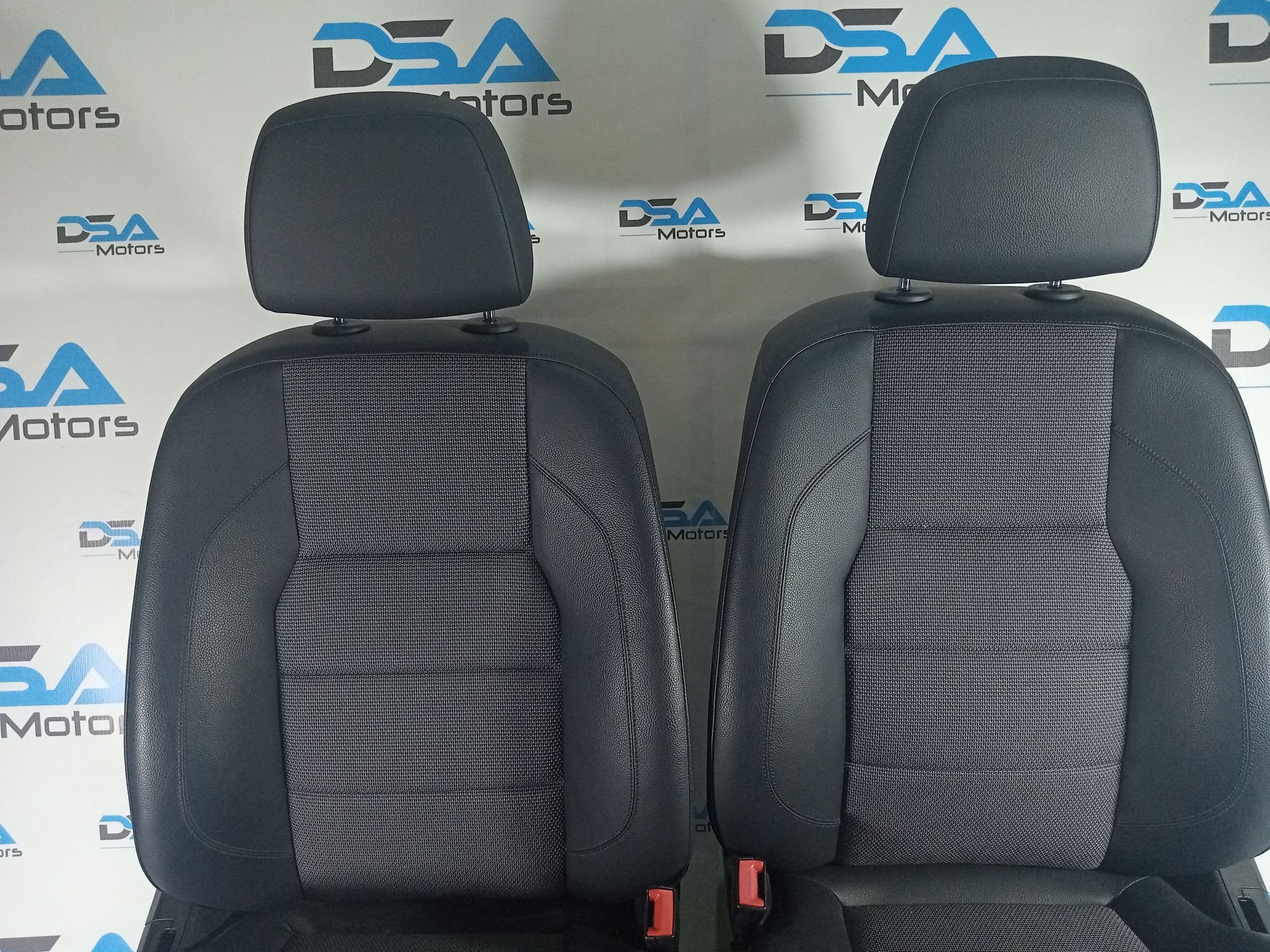 https://ycs.partsauto.market/partsauto-images/thmbs/userImages/b7628e092085f1f91467af1afb6e7630/part/4b9ee0c0-e205-4d83-8c6c-225b01da3849_1719830201393.jpg