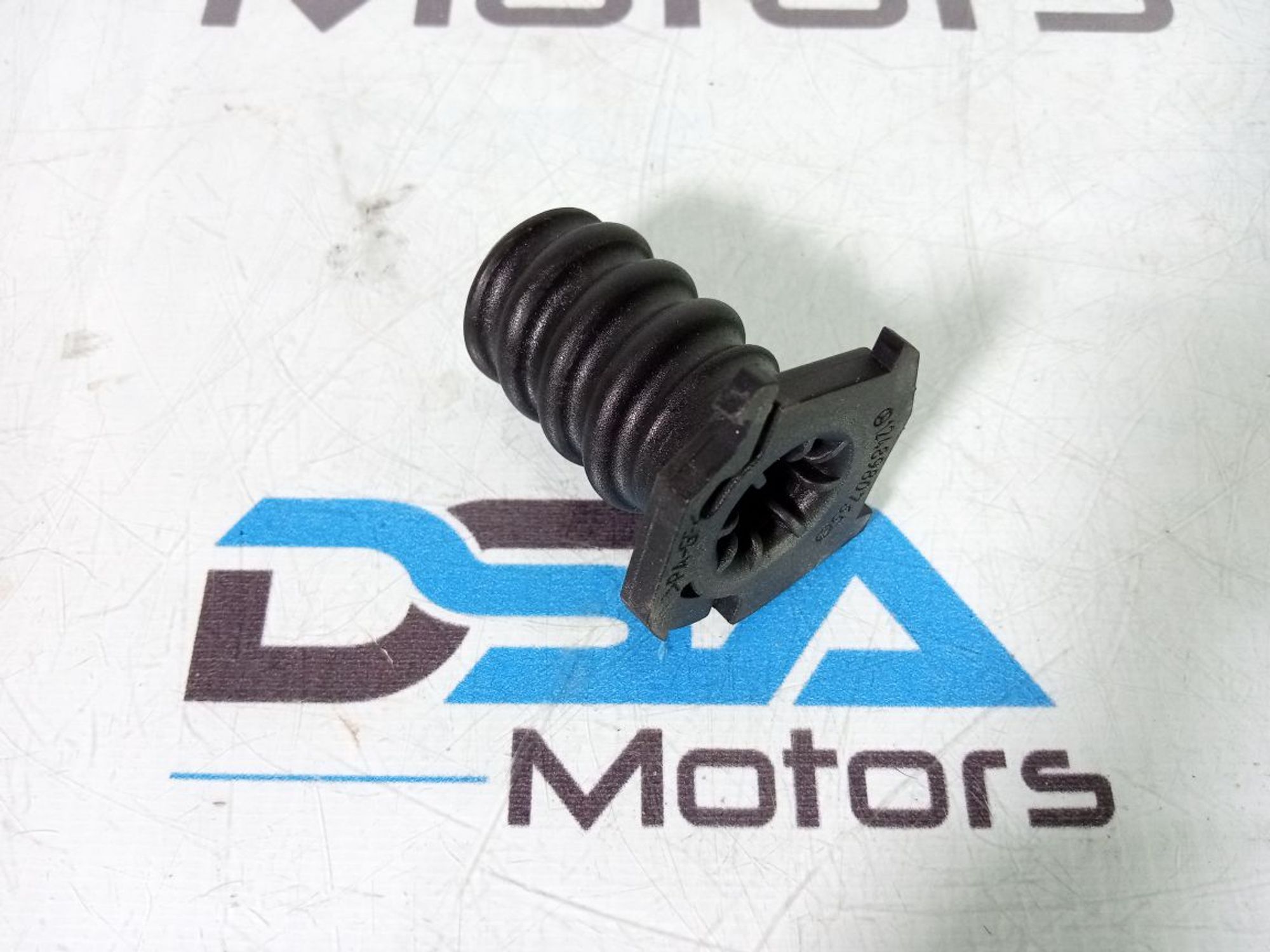 https://ycs.partsauto.market/partsauto-images/thmbs/userImages/b7628e092085f1f91467af1afb6e7630/part/4bf01760-035e-4e76-8601-a21d5d6d2ee3_1735987611984.jpg