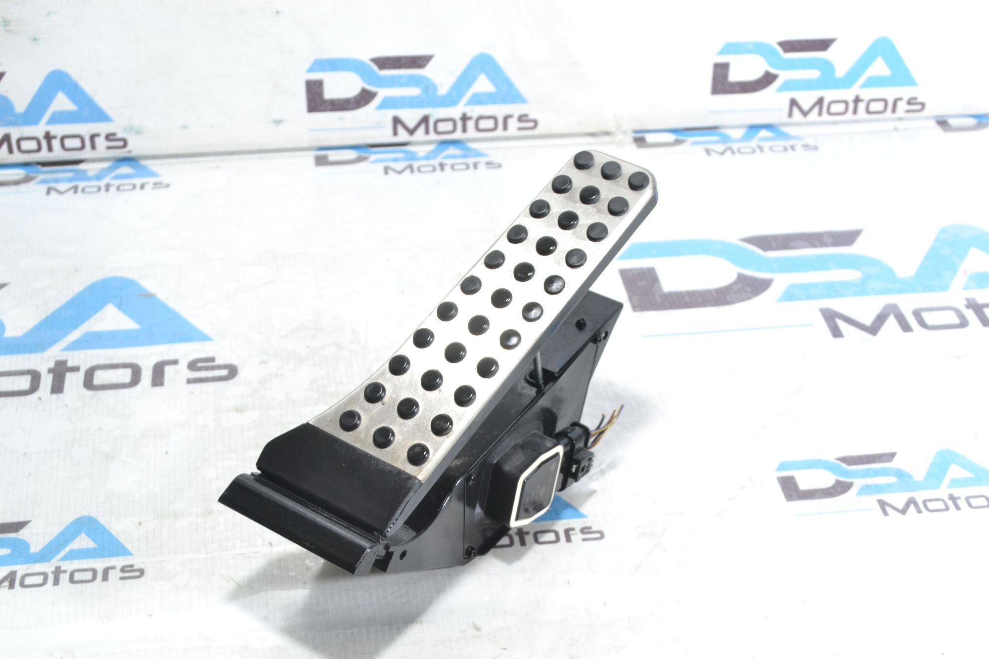 https://ycs.partsauto.market/partsauto-images/thmbs/userImages/b7628e092085f1f91467af1afb6e7630/part/4c015853-b038-4c4d-a92f-54e6c19e2bca_1780924832751.jpg