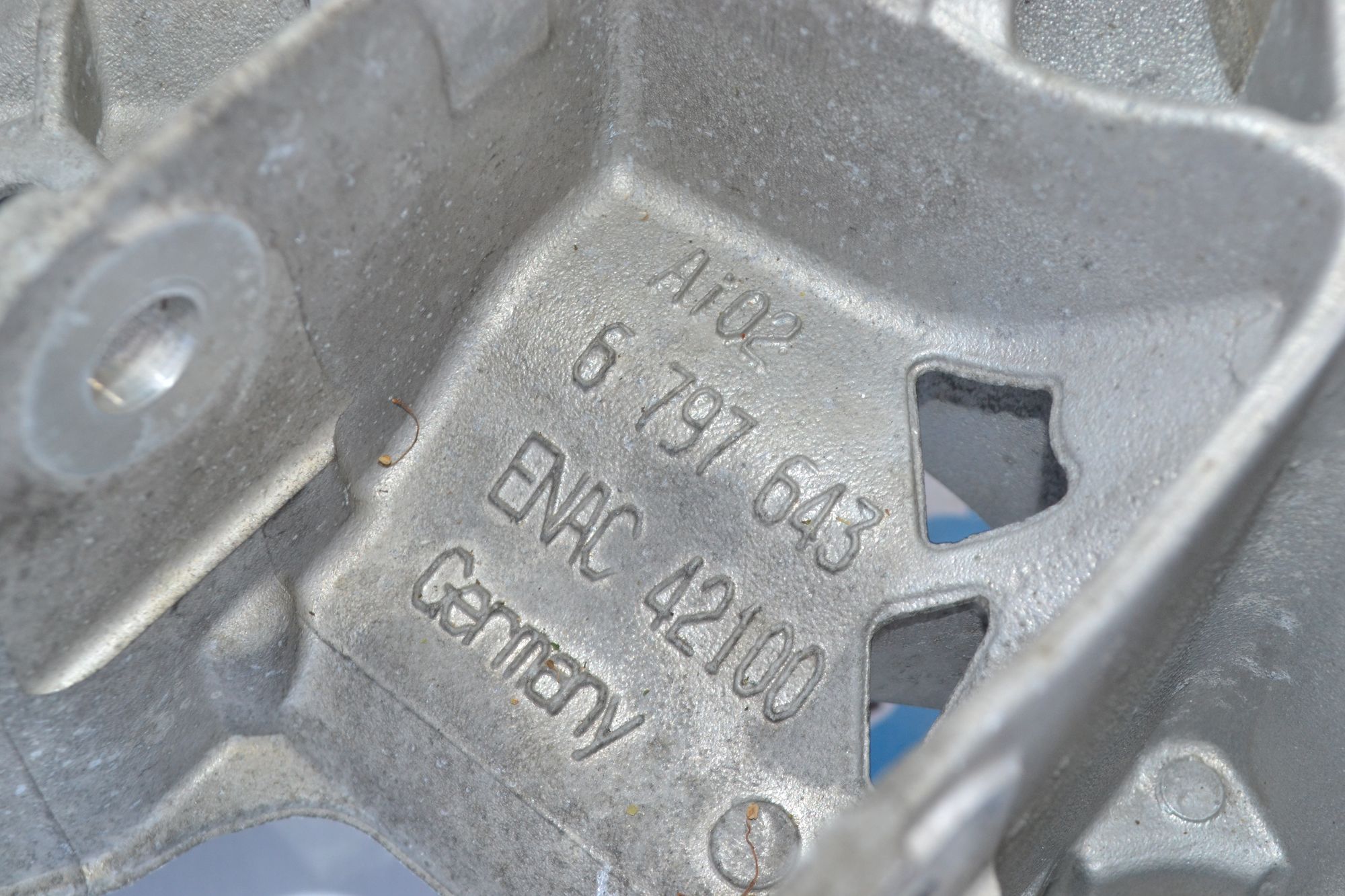 https://ycs.partsauto.market/partsauto-images/thmbs/userImages/b7628e092085f1f91467af1afb6e7630/part/4c02a75c-5a2b-4cfd-a7c7-def123d5e564_1781508625135.jpg