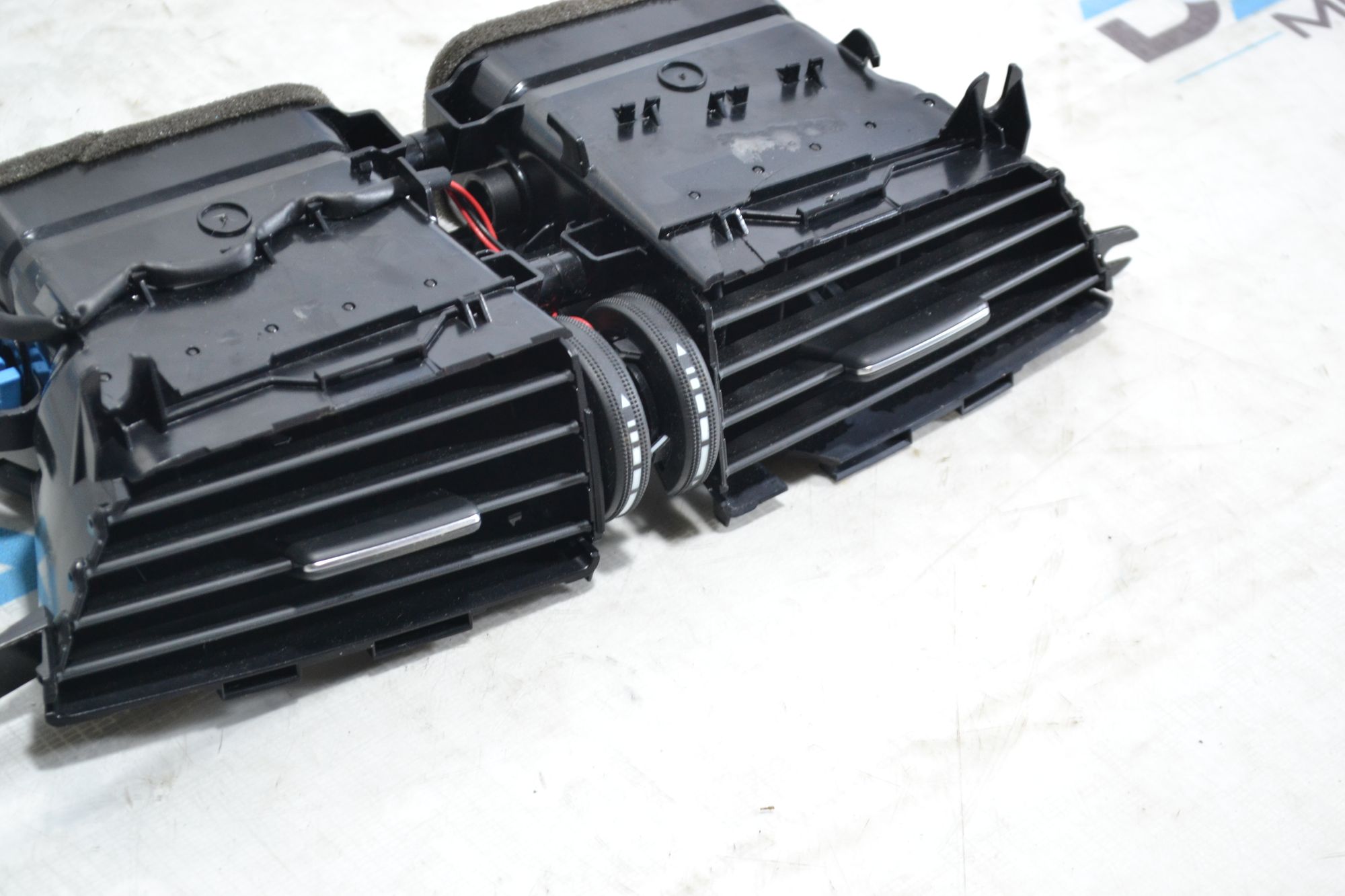 https://ycs.partsauto.market/partsauto-images/thmbs/userImages/b7628e092085f1f91467af1afb6e7630/part/4d7e1cd3-9fa4-4a37-801c-5e98f0965241_1780575937180.jpg