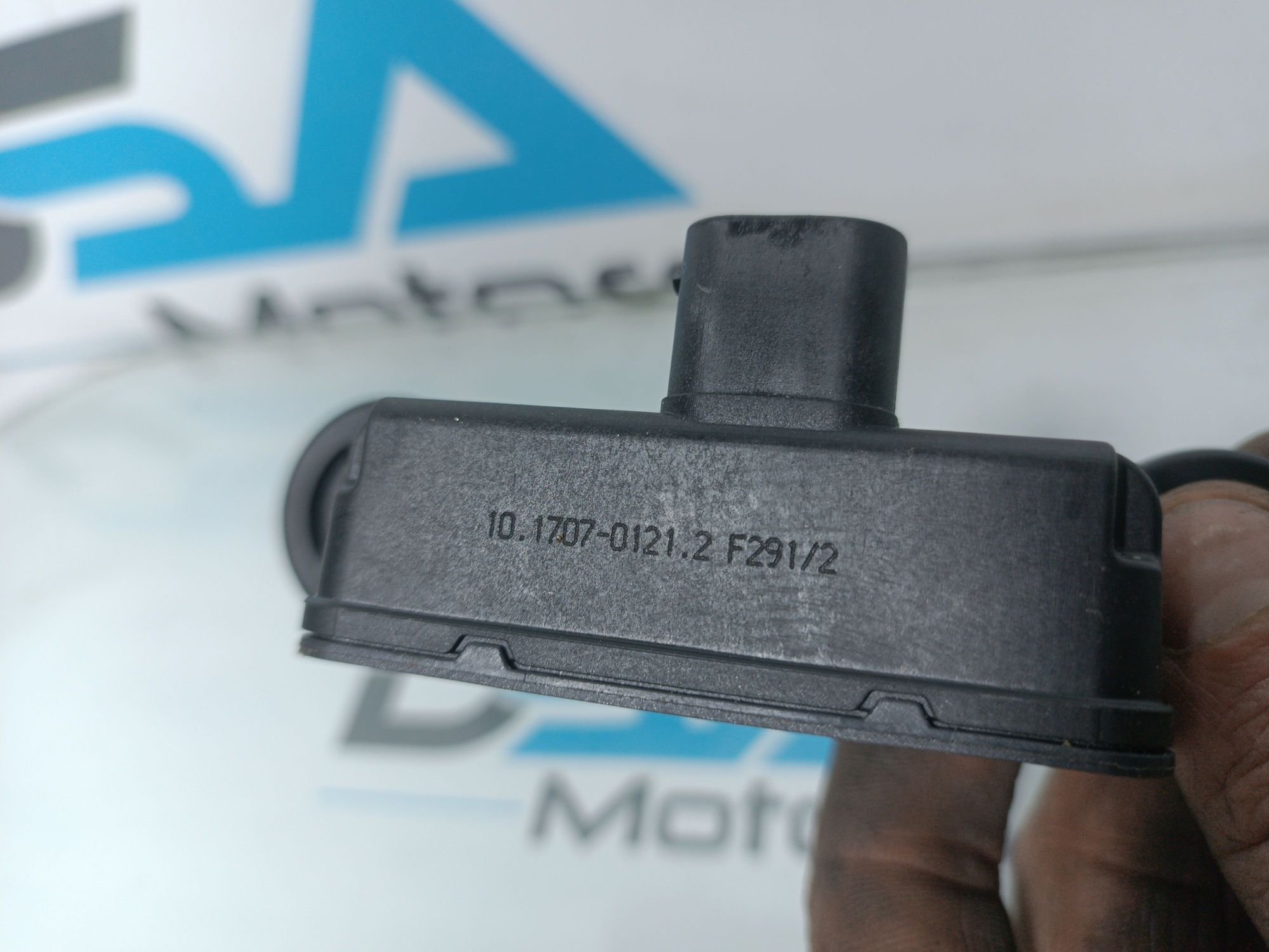 https://ycs.partsauto.market/partsauto-images/thmbs/userImages/b7628e092085f1f91467af1afb6e7630/part/4dc3b9d1-730f-4e37-8365-a19296495592_1700465533935.jpg