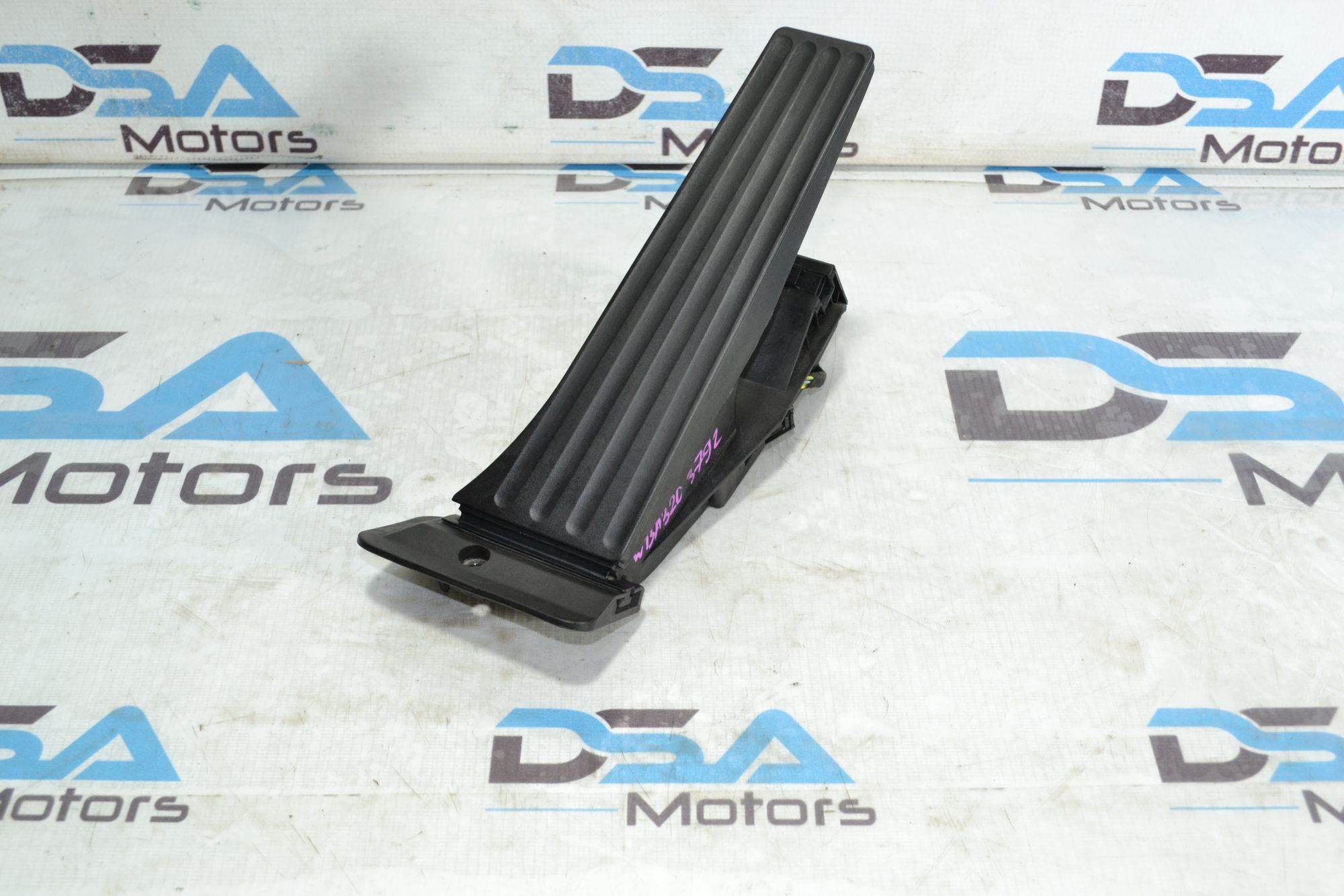 https://ycs.partsauto.market/partsauto-images/thmbs/userImages/b7628e092085f1f91467af1afb6e7630/part/4e6fb9c9-fafa-4410-8647-7ba27d88d34f_1780897562789.jpg