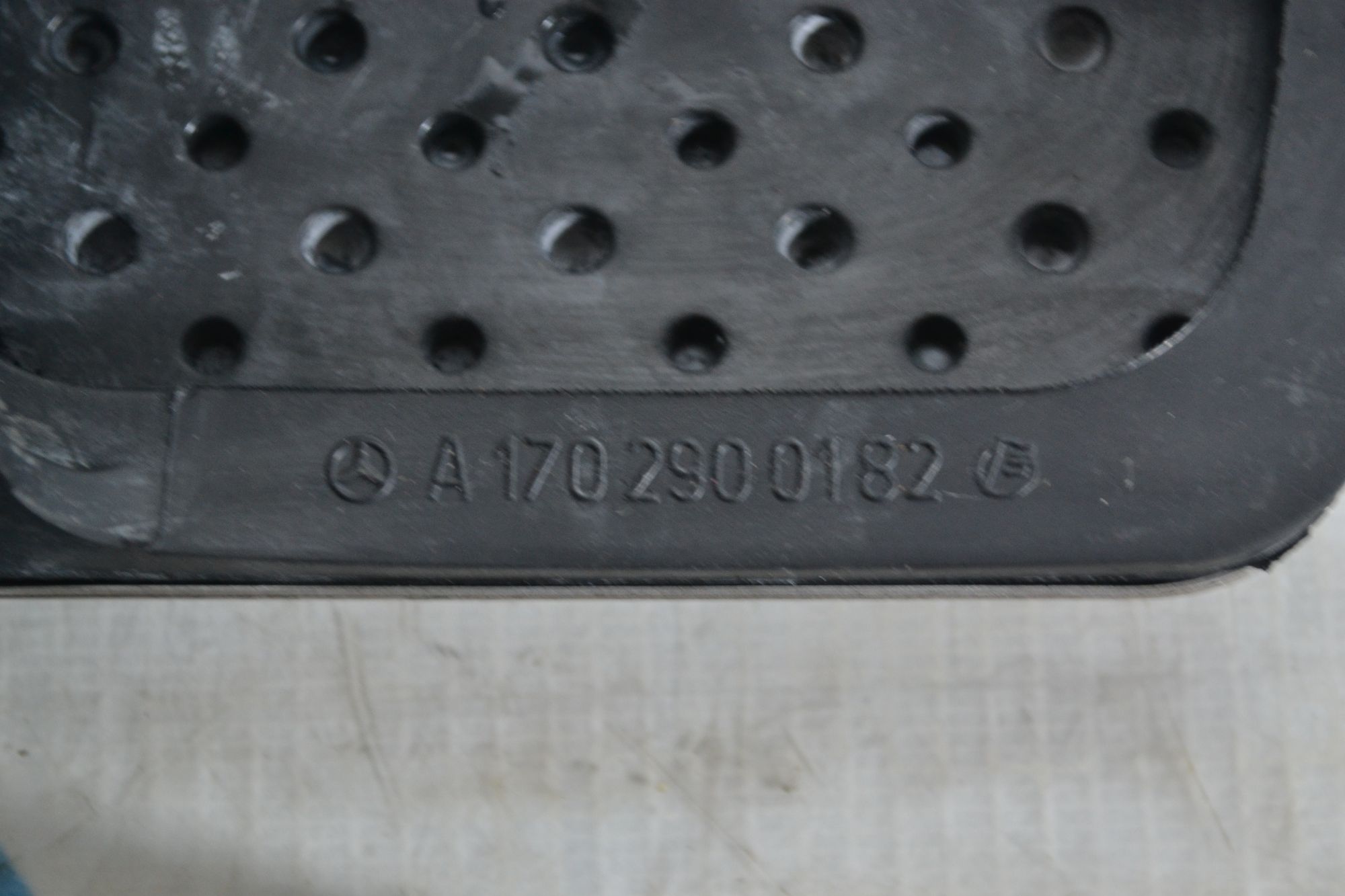 https://ycs.partsauto.market/partsauto-images/thmbs/userImages/b7628e092085f1f91467af1afb6e7630/part/4f11be7c-7967-4a2e-9ef9-9ff3fc50d6cb_1780570702368.jpg