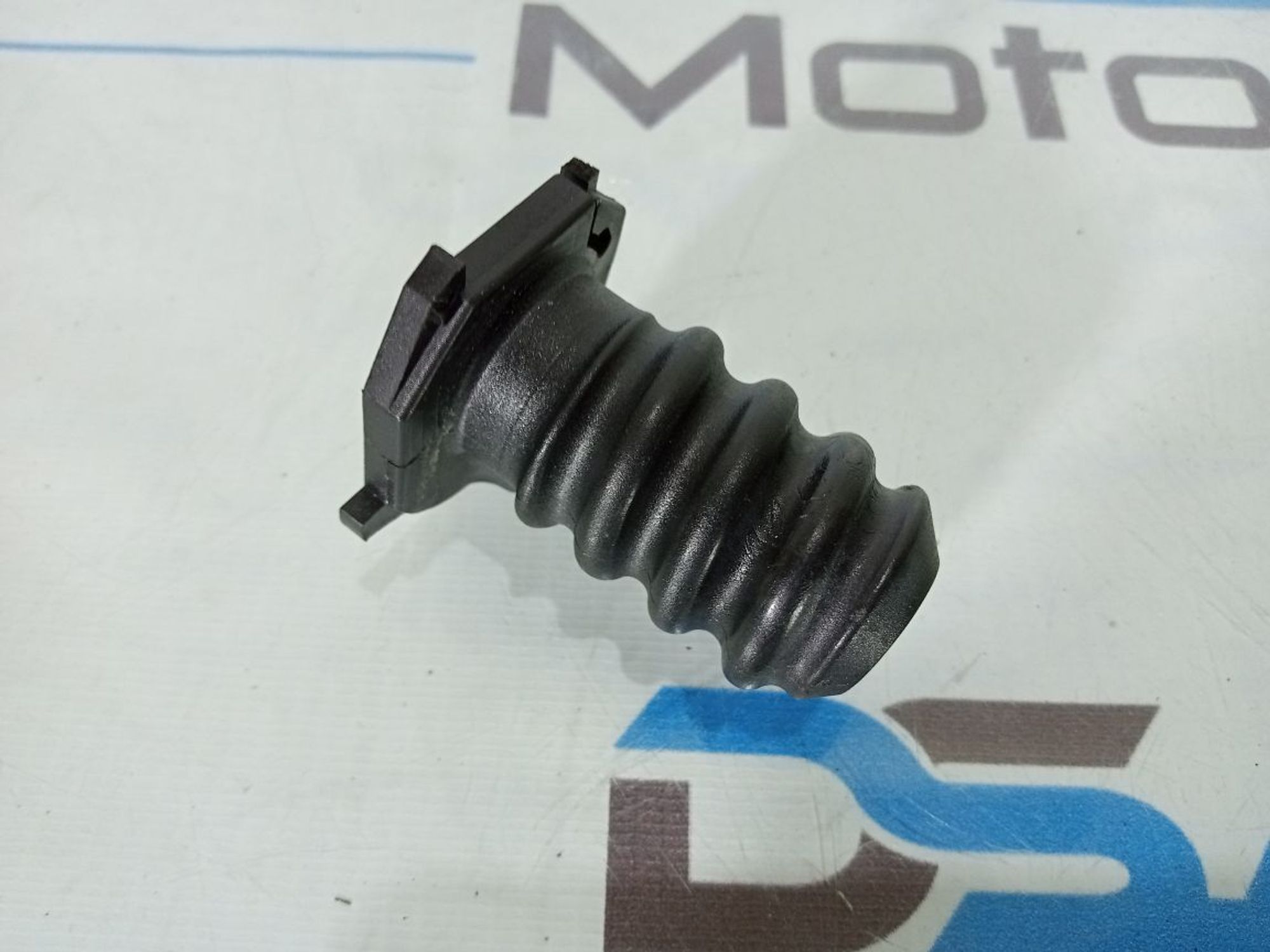 https://ycs.partsauto.market/partsauto-images/thmbs/userImages/b7628e092085f1f91467af1afb6e7630/part/4f1db9fd-eef2-4b05-aef3-90fac779cecb_1730908171612.jpg